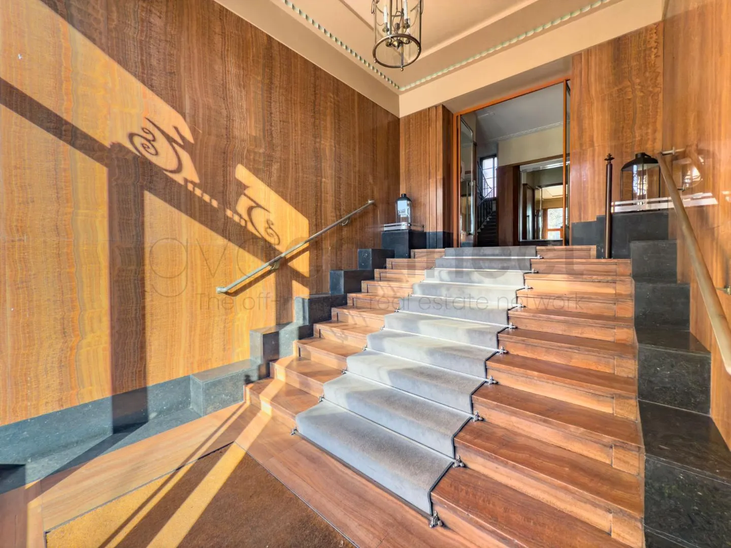 7.5 Room Apartment - Photo 1 of 6