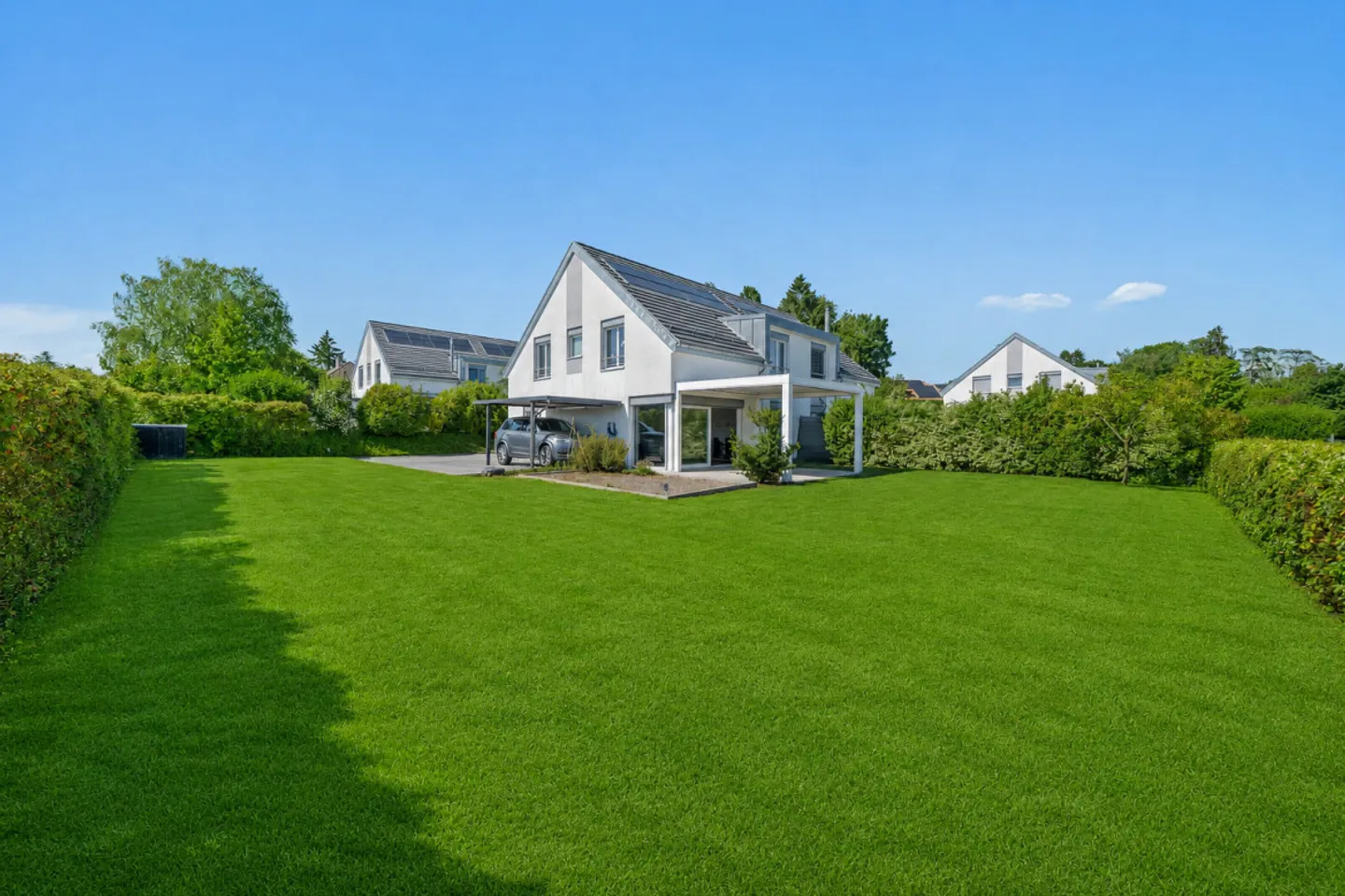 Elegantes Reihenhaus mit Garten - Foto 1 von 10
