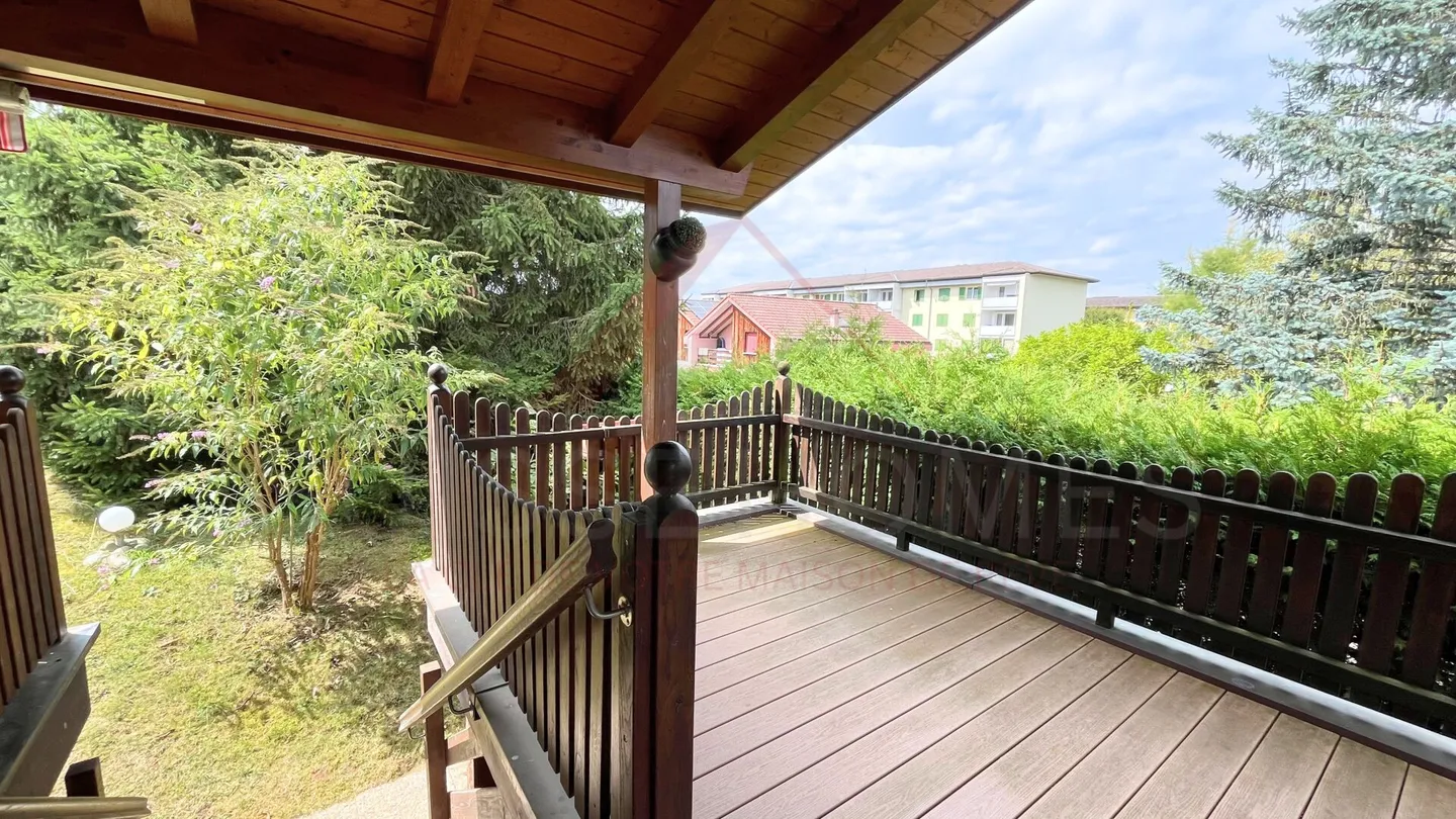 Raro a Porrentruy: Villa con 238 m², piscina, vasca idromassaggio e appartamento separato - Foto 3 di 10