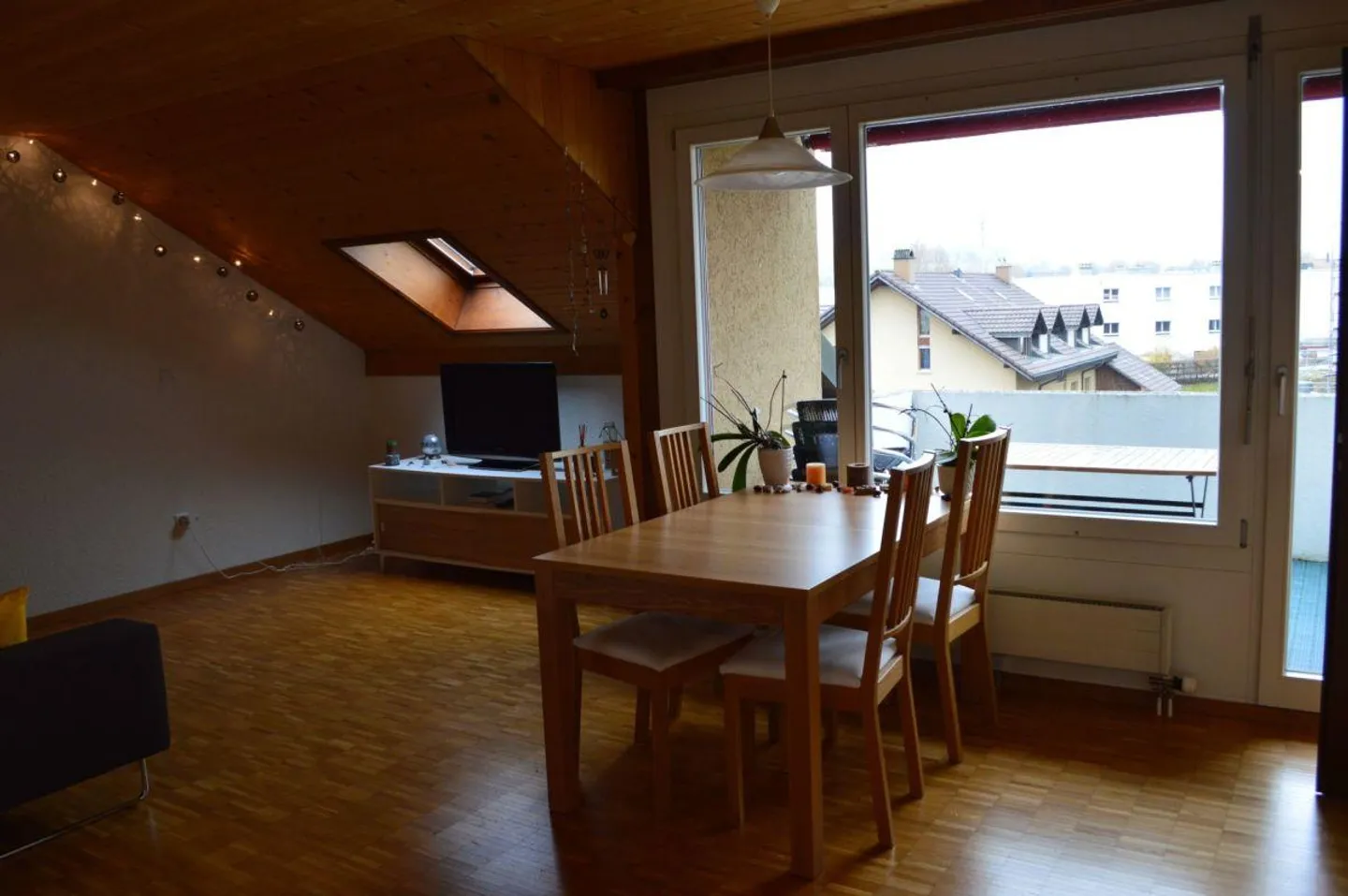 Quietly Located Attic Apartment in Schwarzenburg - Photo 2 of 8