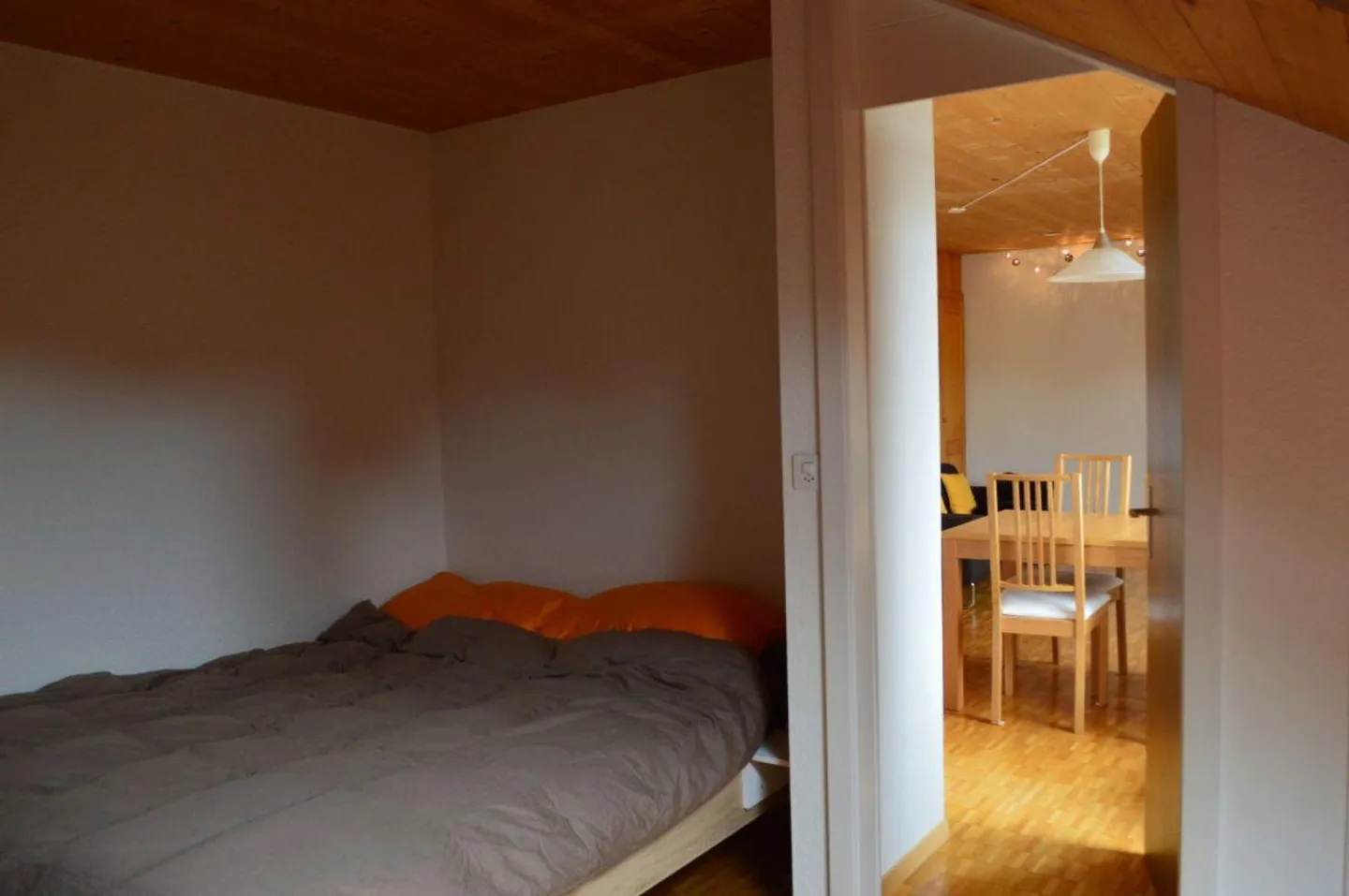 Quietly Located Attic Apartment in Schwarzenburg - Photo 6 of 8