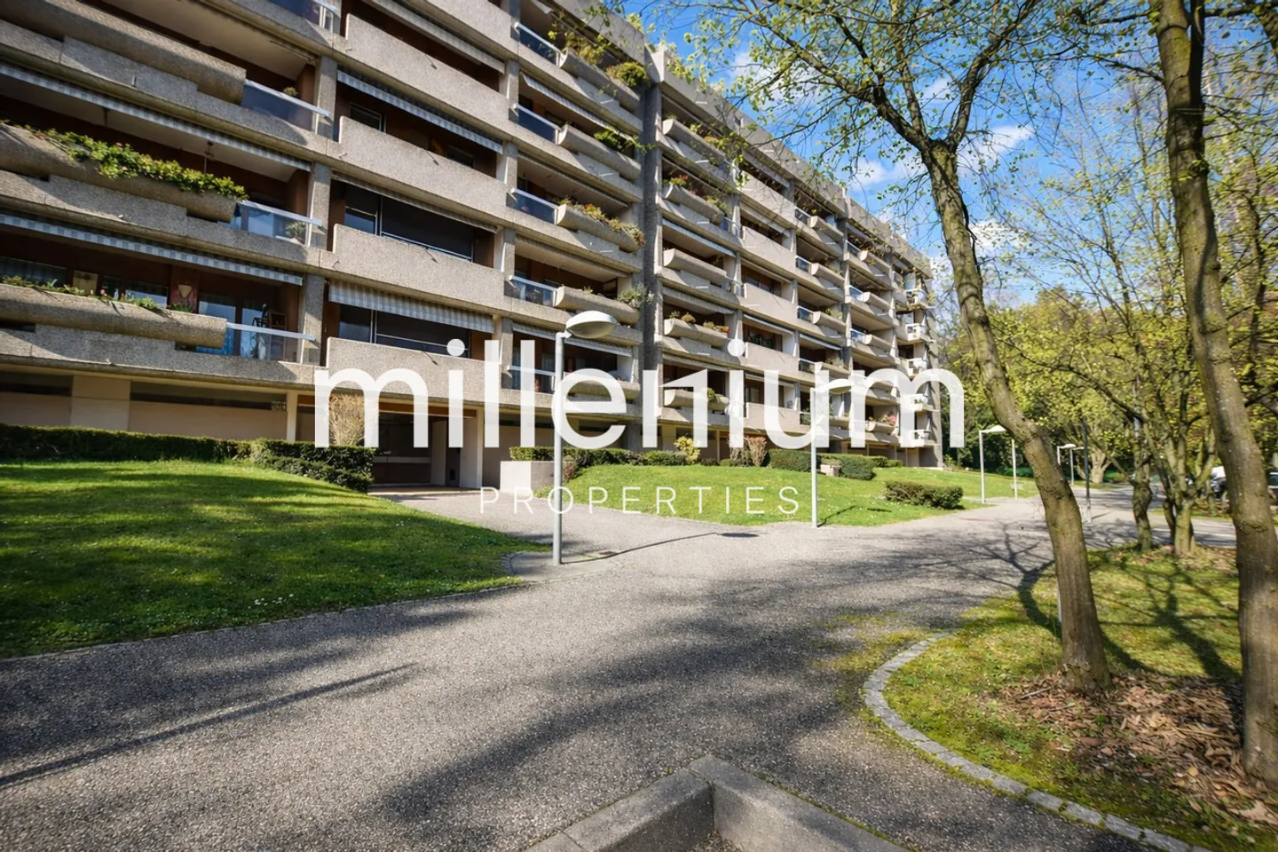 Furnished apartment with high standard - Immediate proximity to international organizations - Photo 12 of 13