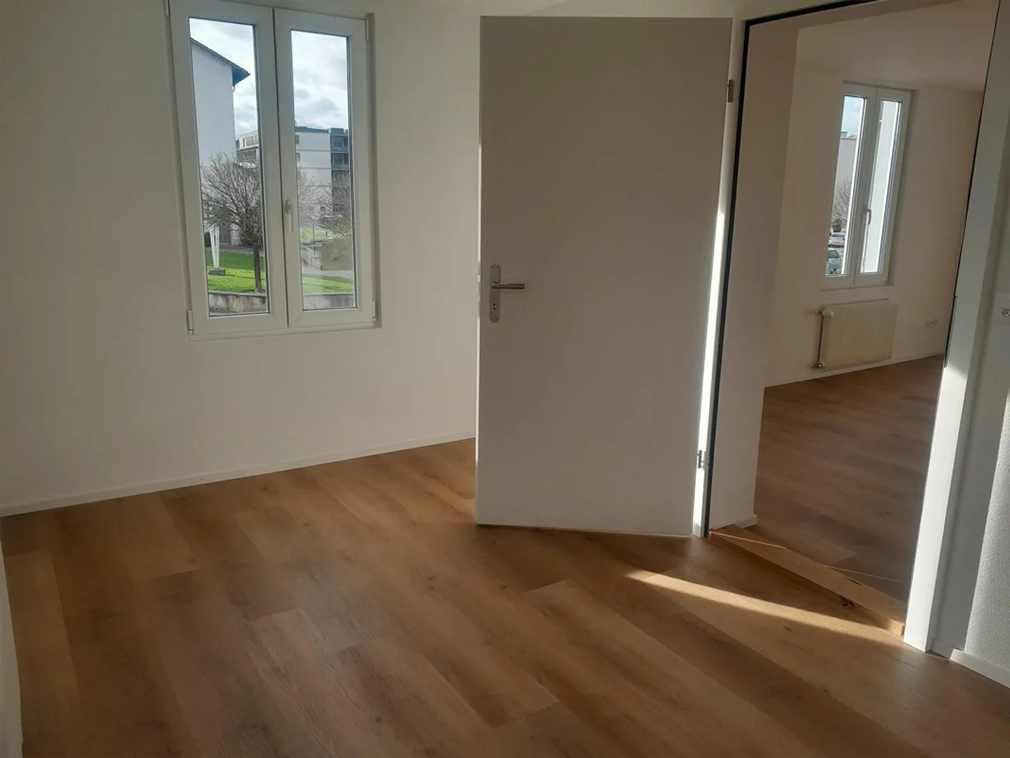 Bright 3-room apartment with spacious balcony - Photo 3 of 10