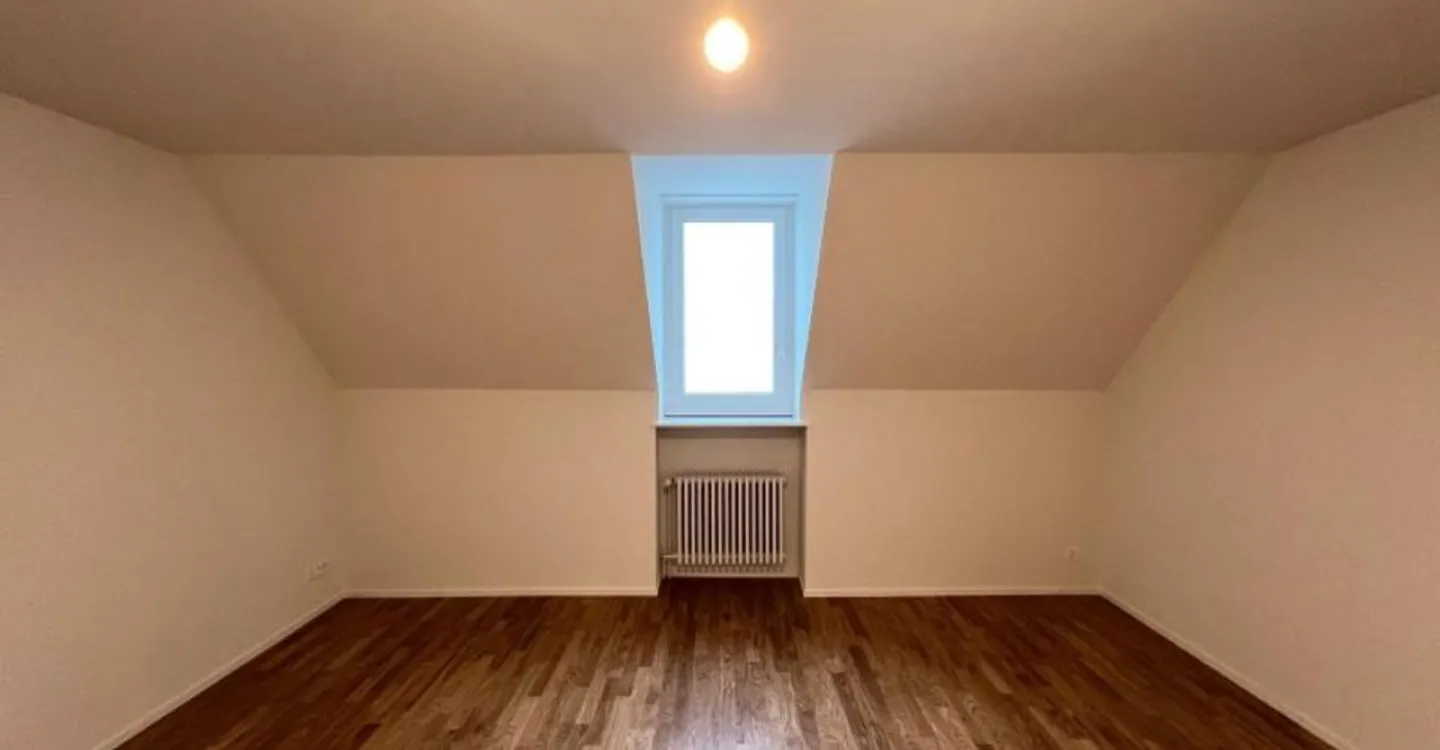 00231 - Appartamento 2 locali - Rue de L'Evole 19 - NEUCHATEL - Foto 1 di 6