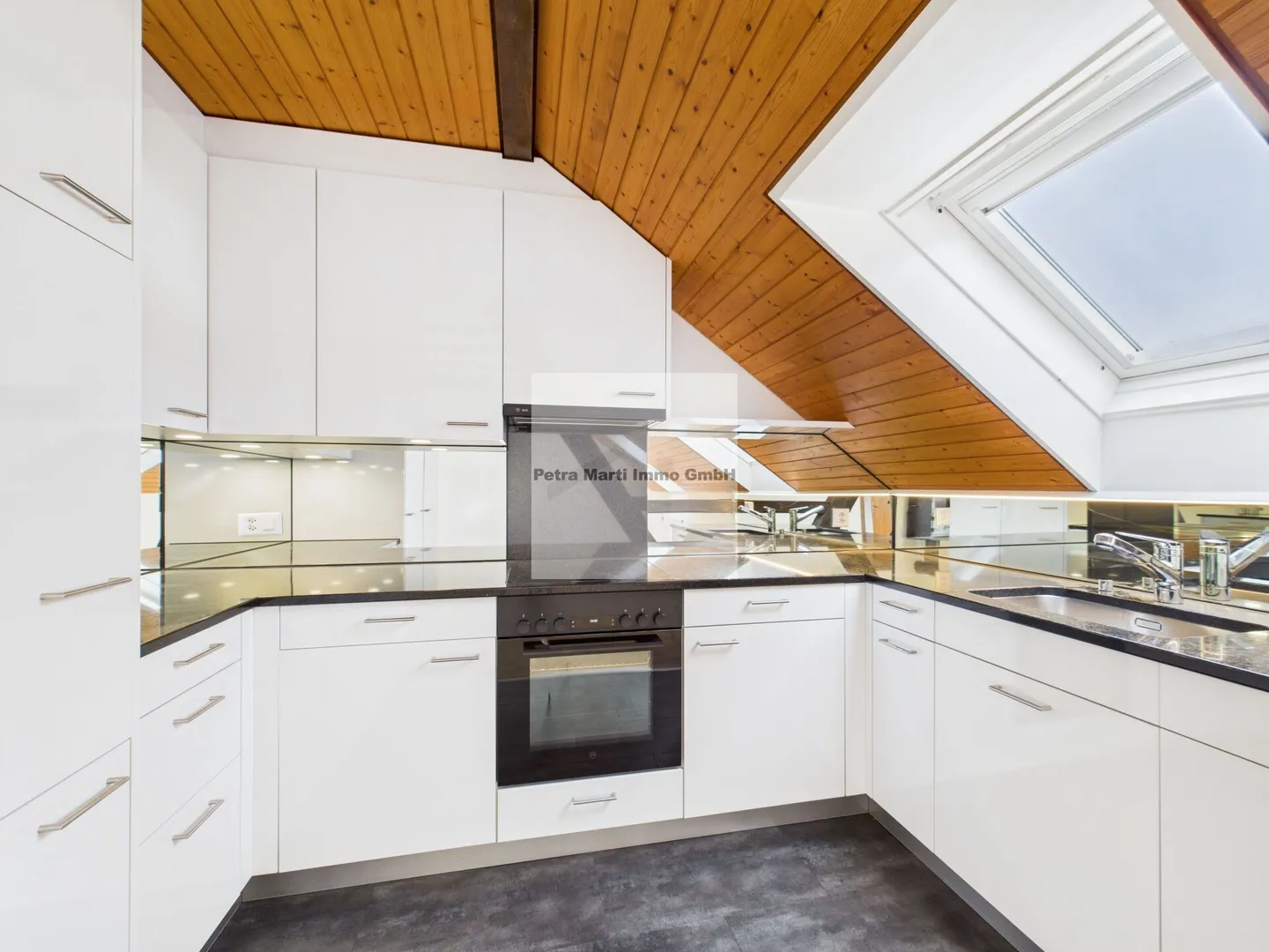 Appartement sous les combles de 4,5 pièces - Photo 1 sur 13