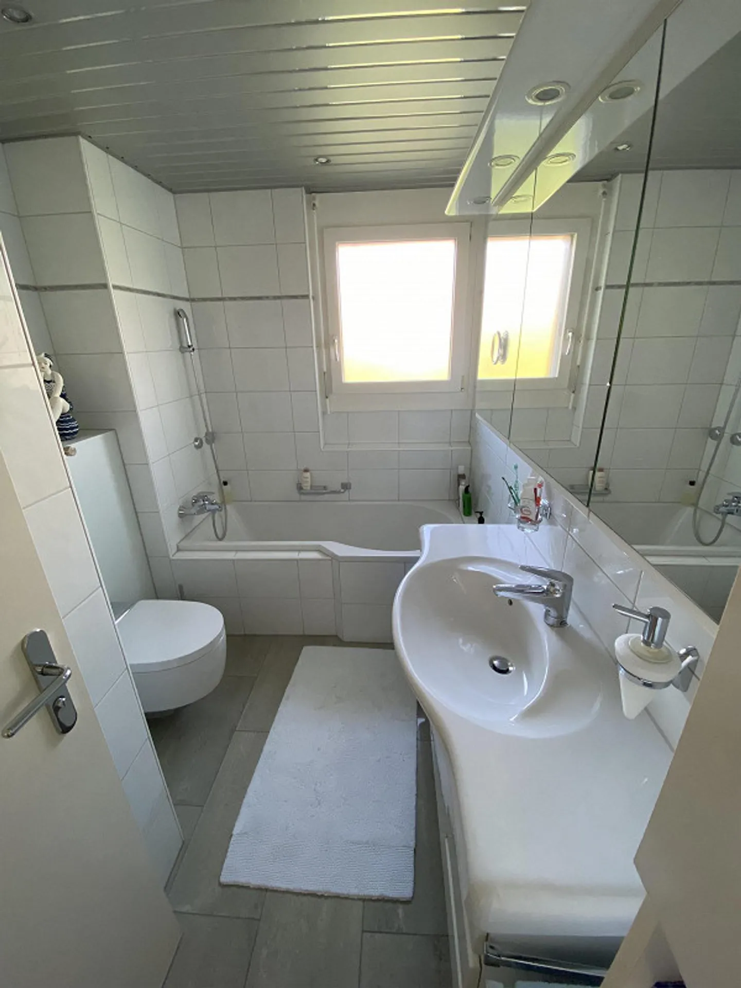 Appartement 4 1/2 pièces avec vue sur le lac et très bon niveau de finition - Photo 4 sur 12