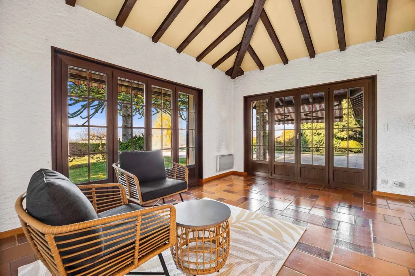 High-end family property in a privileged environment in Sullens - Photo 3 of 10