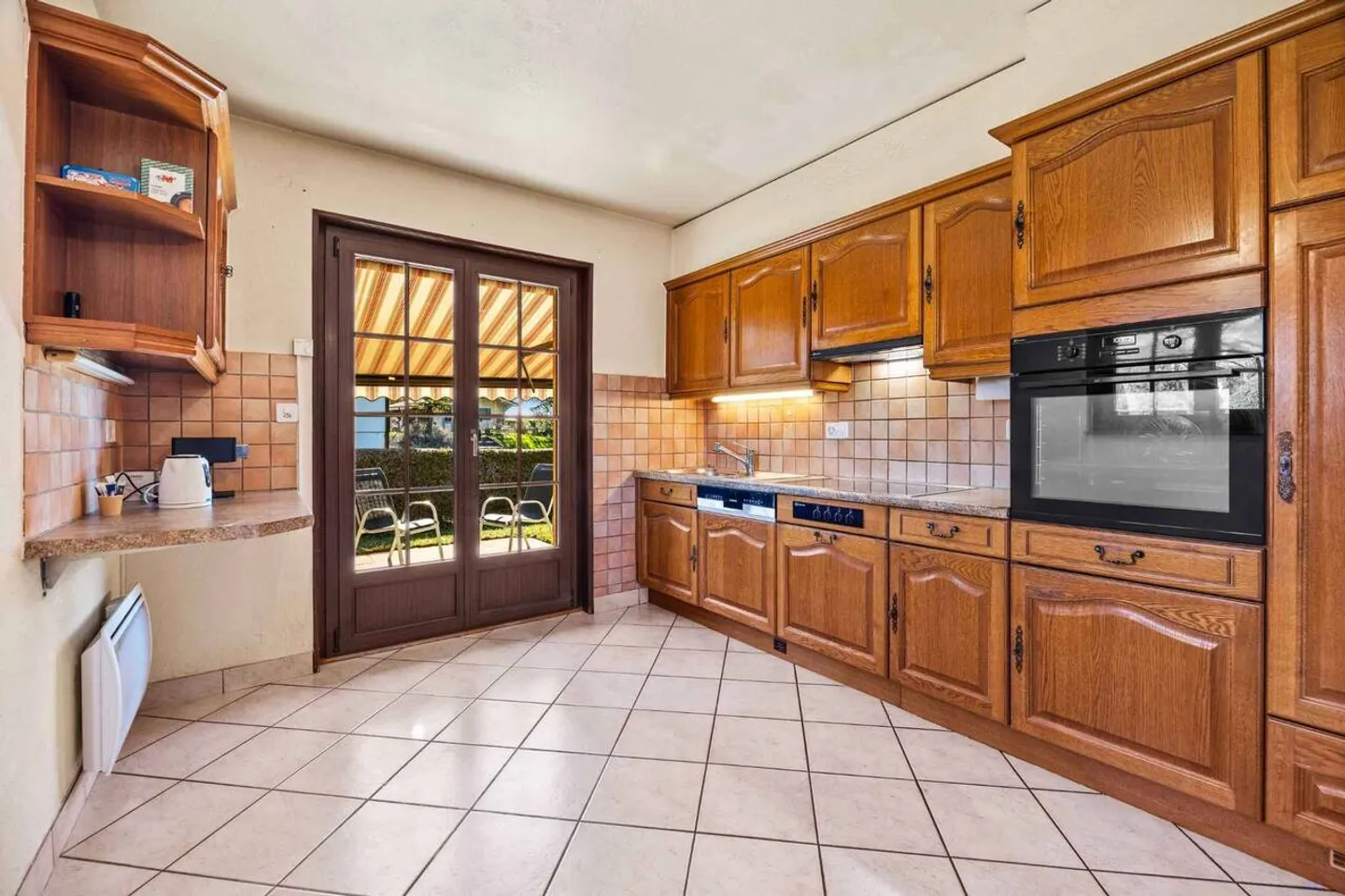 High-end family property in a privileged environment in Sullens - Photo 6 of 10