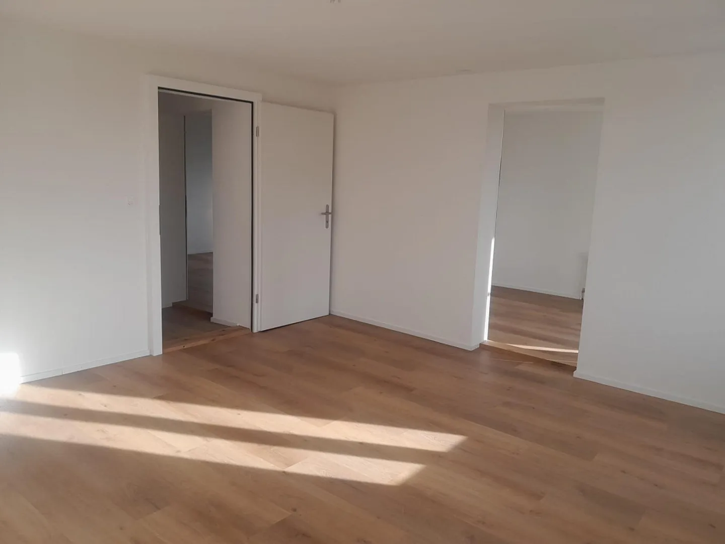 Bright 3-room apartment with spacious balcony - Photo 5 of 10