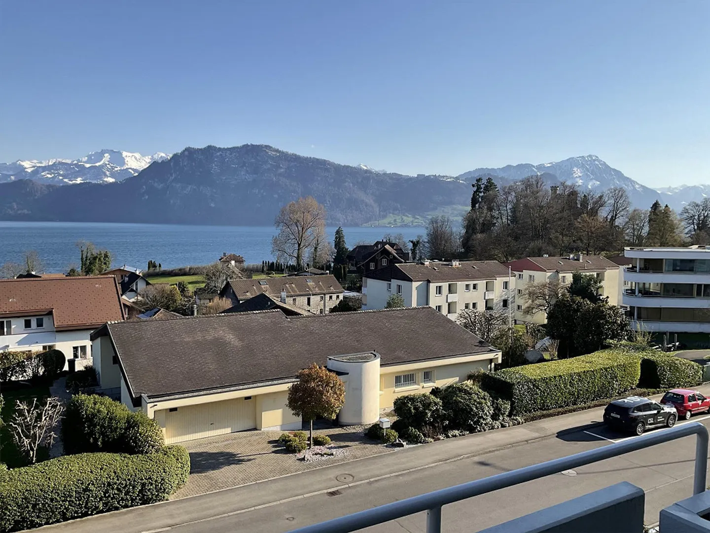 Appartement 4 1/2 pièces avec vue sur le lac et très bon niveau de finition - Photo 2 sur 12