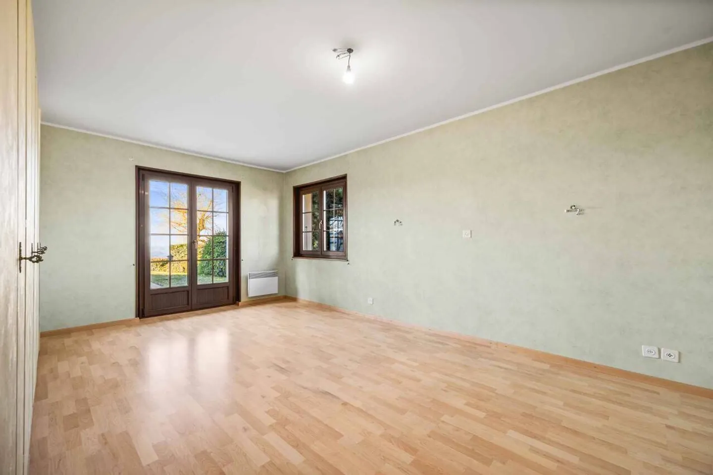 High-end family property in a privileged environment in Sullens - Photo 7 of 10