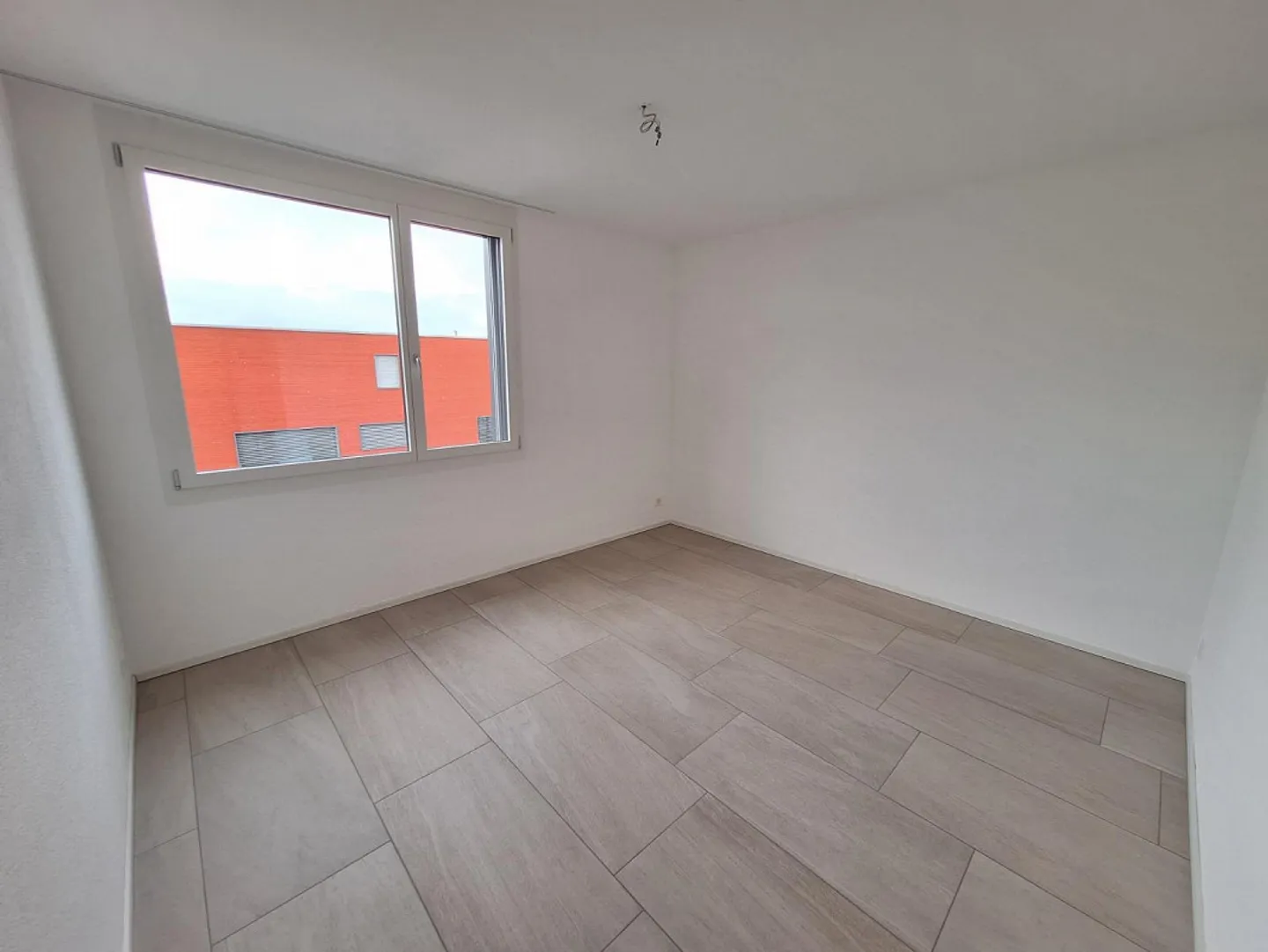 Spacious 4.5 Room Apartment in Central Location from September 1, 2026 - Photo 4 of 8