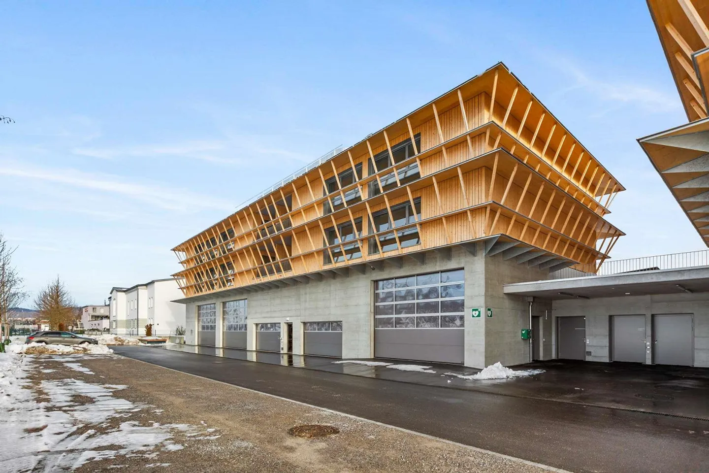 Attractive commercial spaces in modern development - Photo 5 of 8