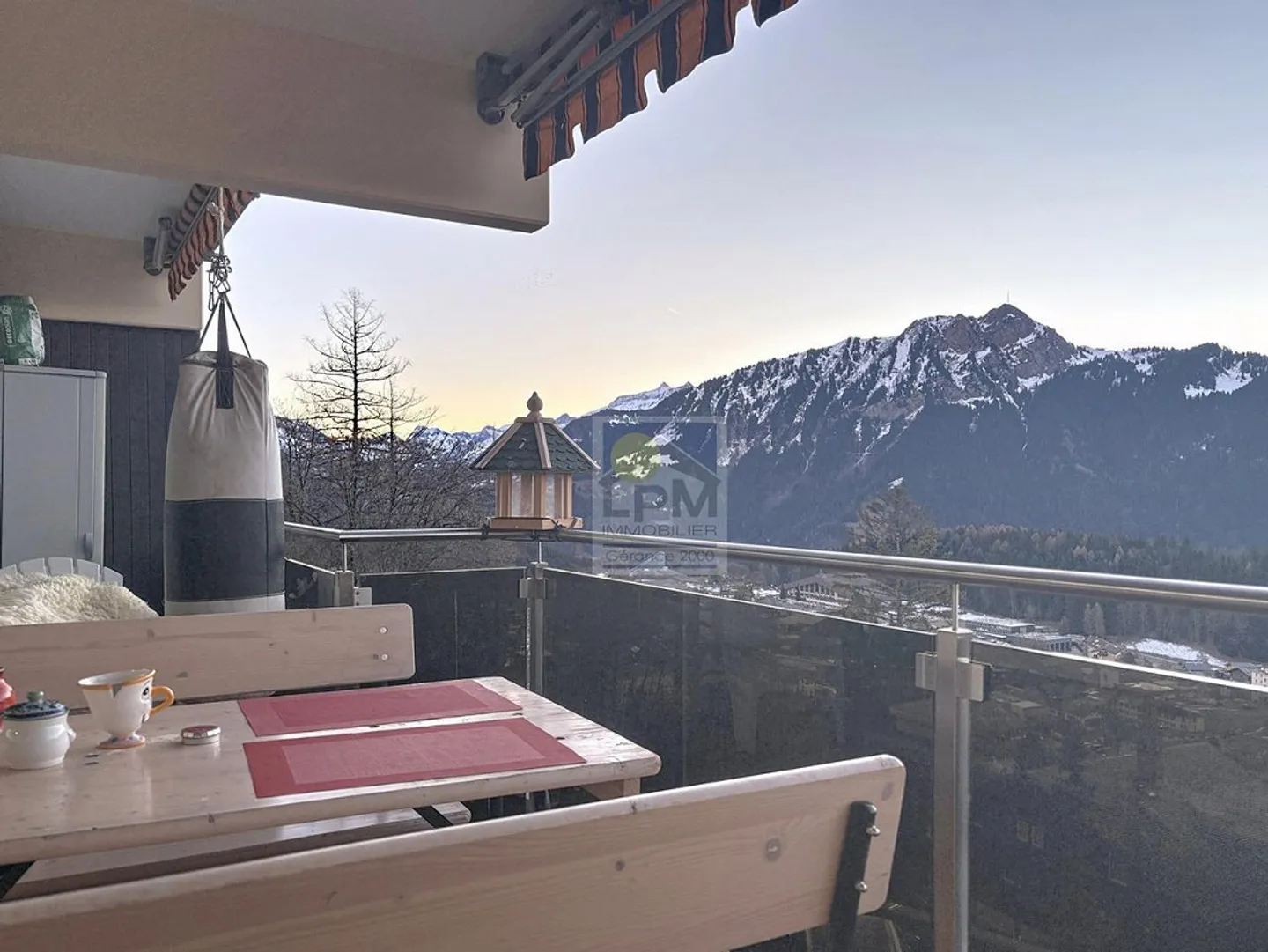 2.5-room apartment with breathtaking view. - Photo 2 of 10