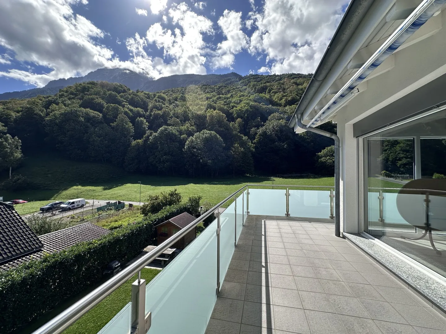 Magnificent south-facing penthouse with large terrace in Evionnaz - Photo 11 of 12