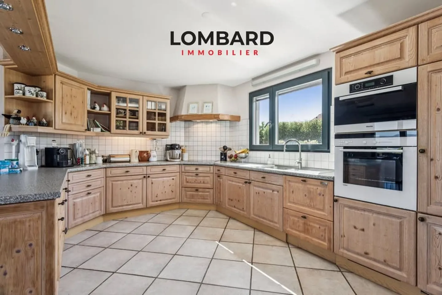 Spaziosa villa indipendente con vista sul lago di Neuchâtel - Foto 6 di 8