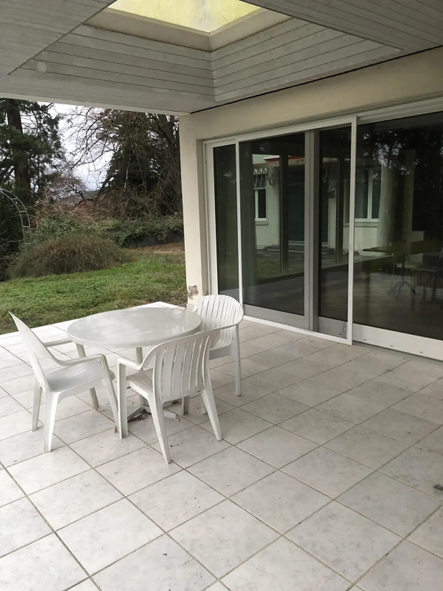 Grande maison avec 10 chambres idéale pour les ouvriers, mensuellement - Photo 2 sur 14
