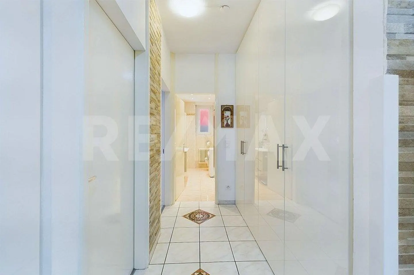 Appartement intéressant et rénové au cœur de Lugano - Photo 3 sur 13