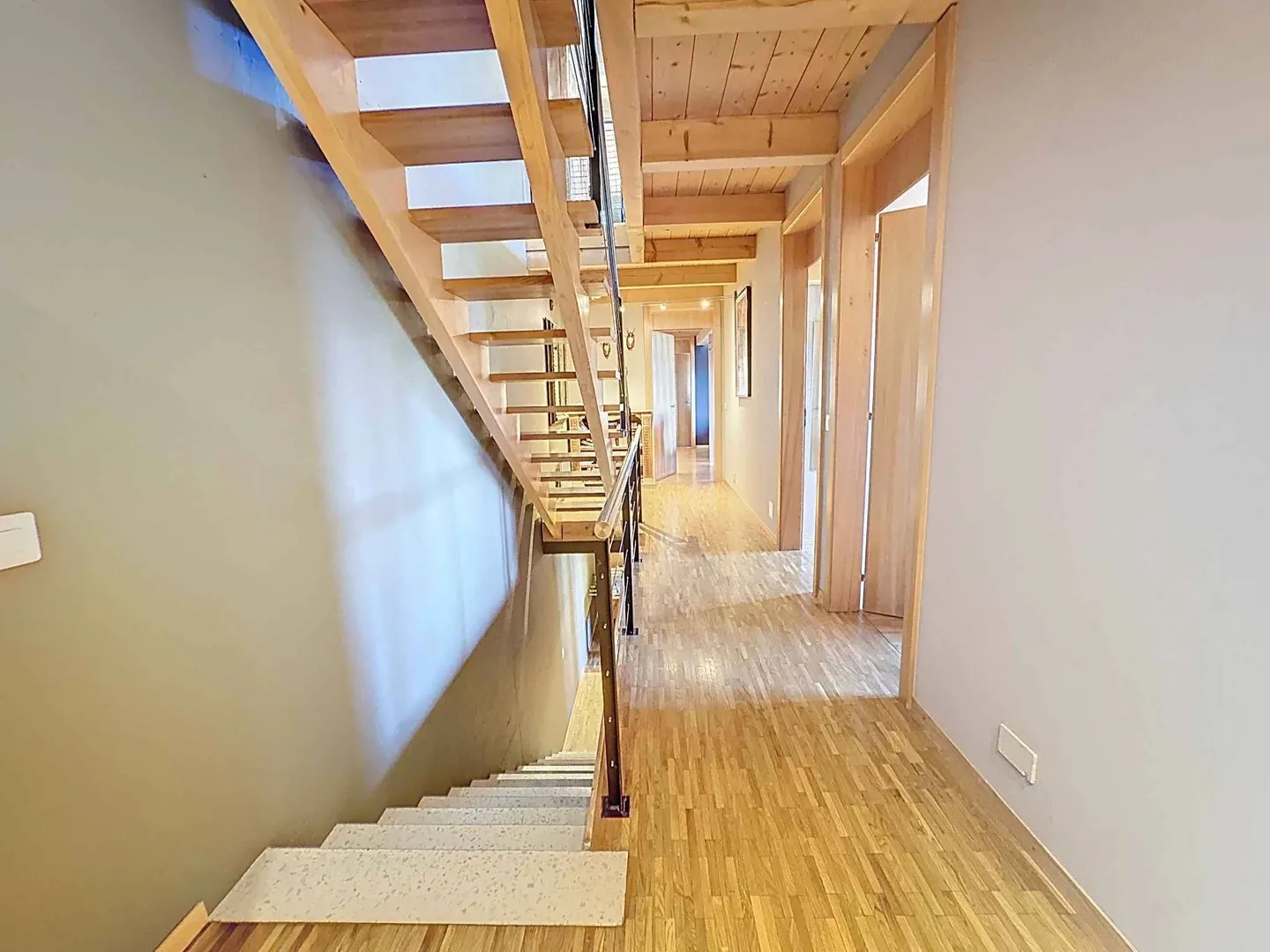 A spacious and cozy chalet in the heart of Anzère - Photo 5 of 13