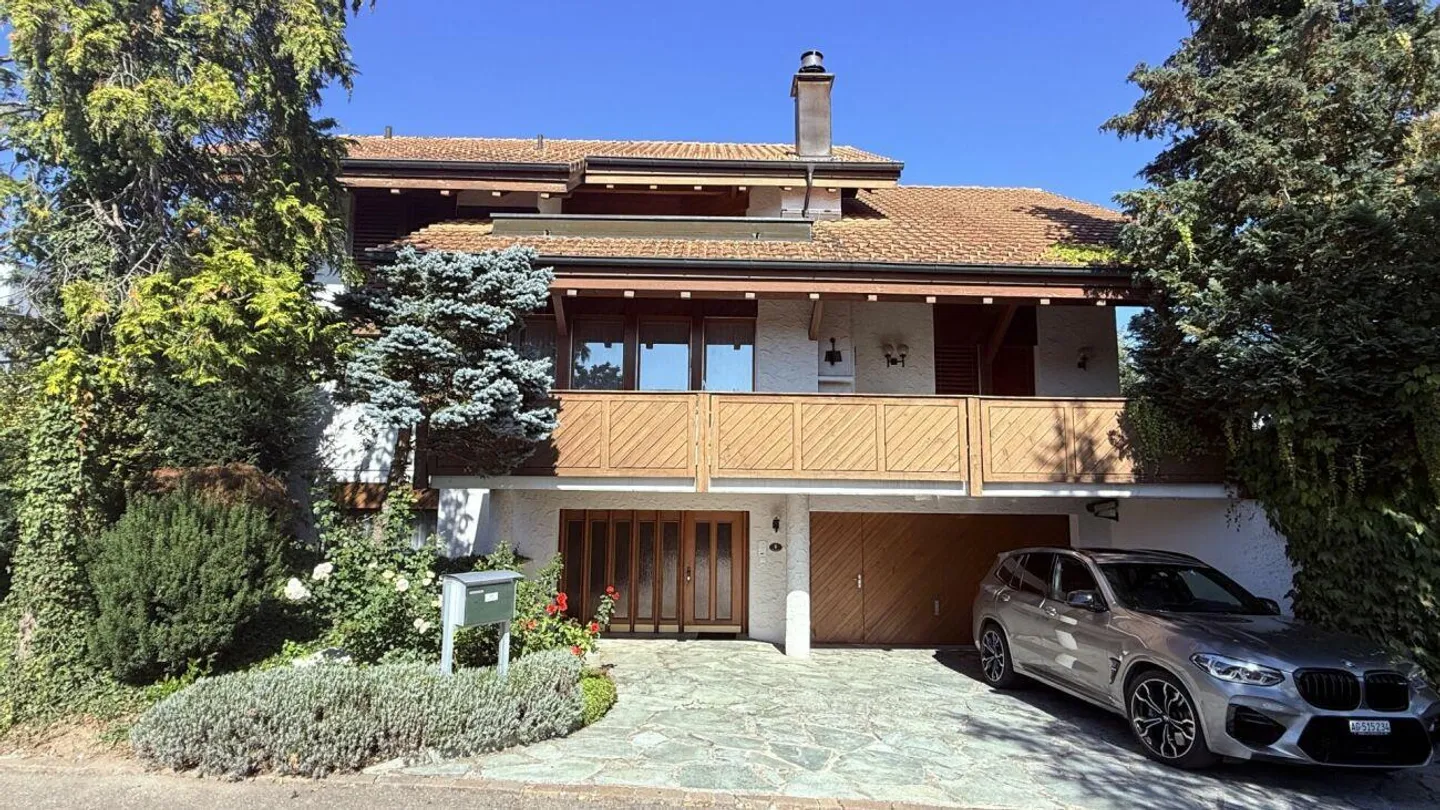Casa unifamiliare con carattere e vista panoramica - Foto 4 di 30