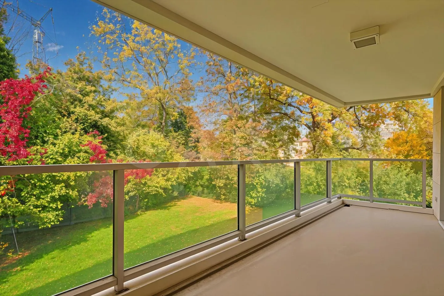 Spacious 4-room apartment with terraces. - Photo 7 of 8
