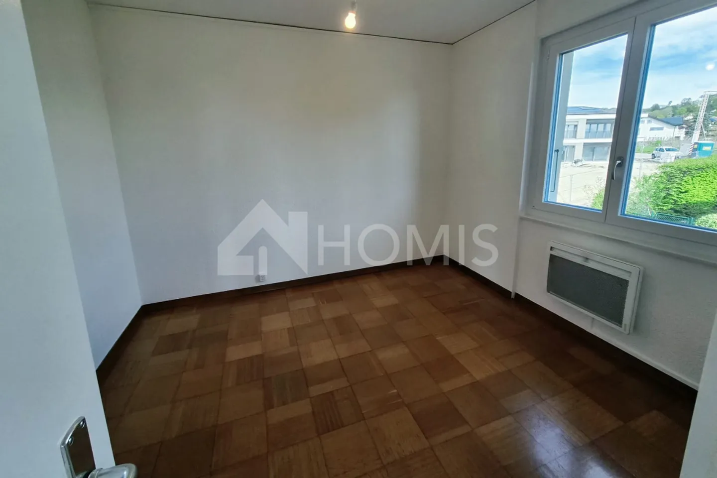 Spacious 3.5 rooms with balcony and lake view - Photo 7 of 8