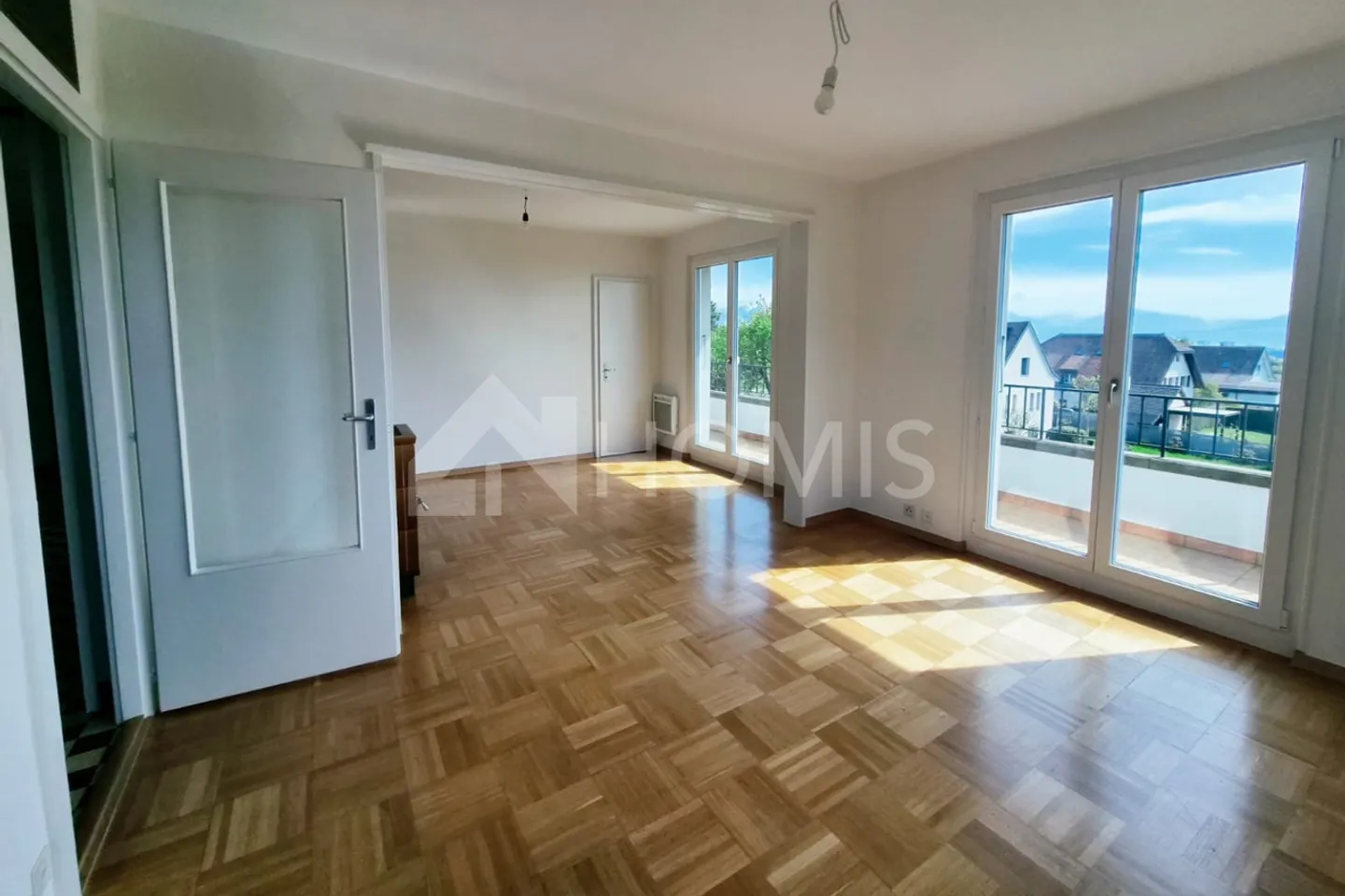 Spacious 3.5 rooms with balcony and lake view - Photo 4 of 8