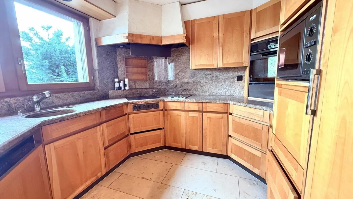 Casa unifamiliare con carattere e vista panoramica - Foto 12 di 30