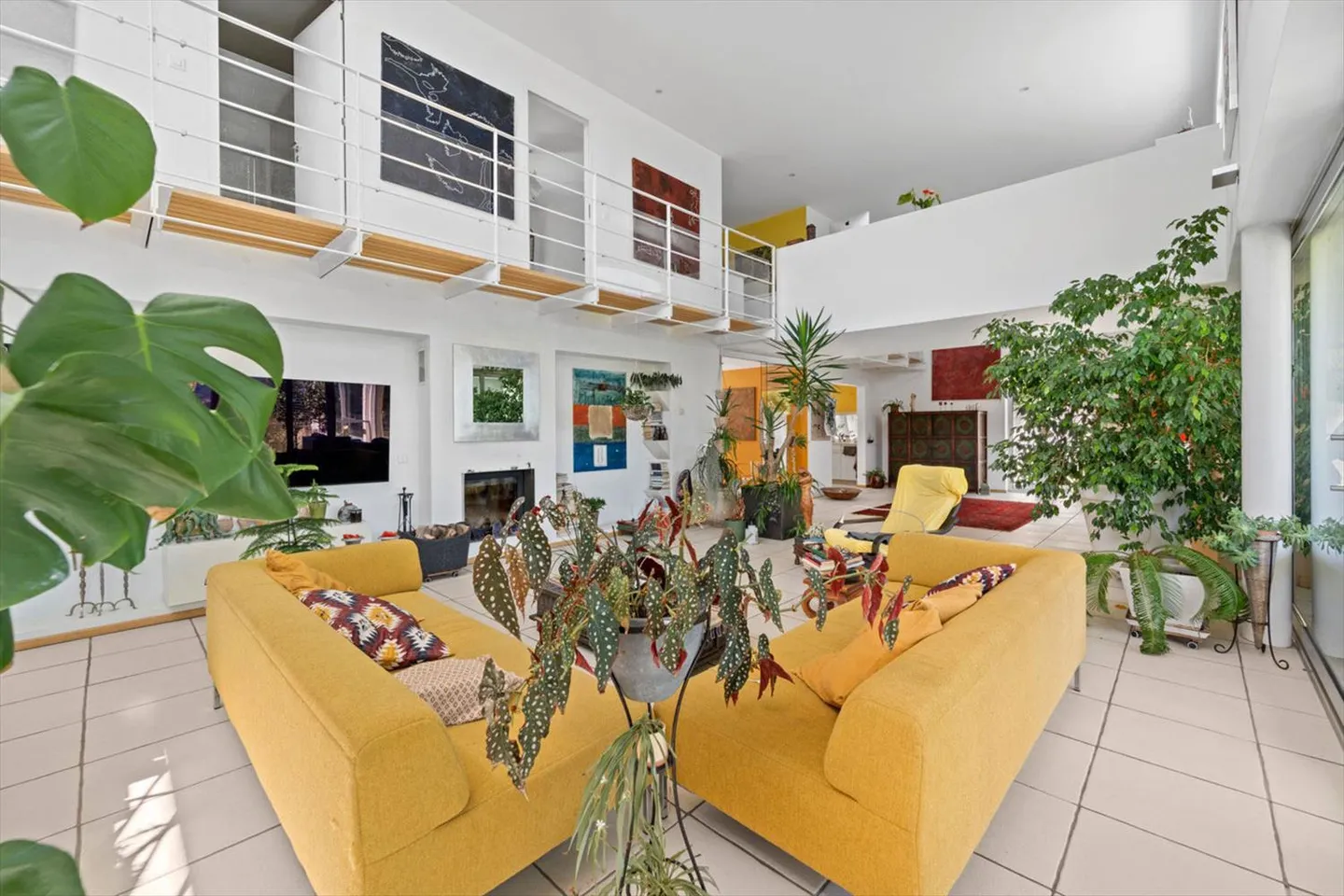 Arosio - moderne Villa im Grünen - Foto 8 von 13