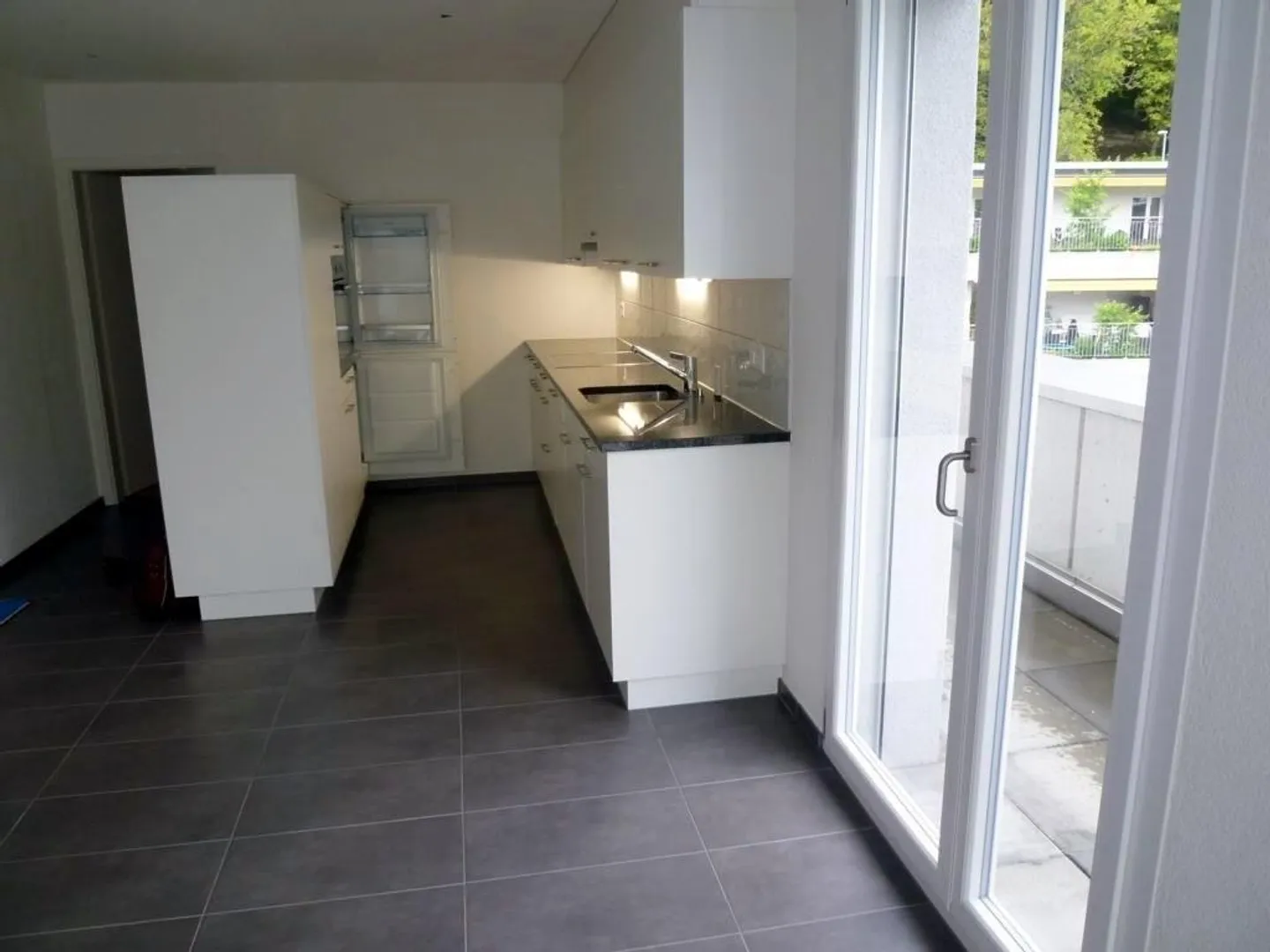 Topmoderne 3.5-Zimmer-Attika-Wohnung in Boll - Foto 2 von 8