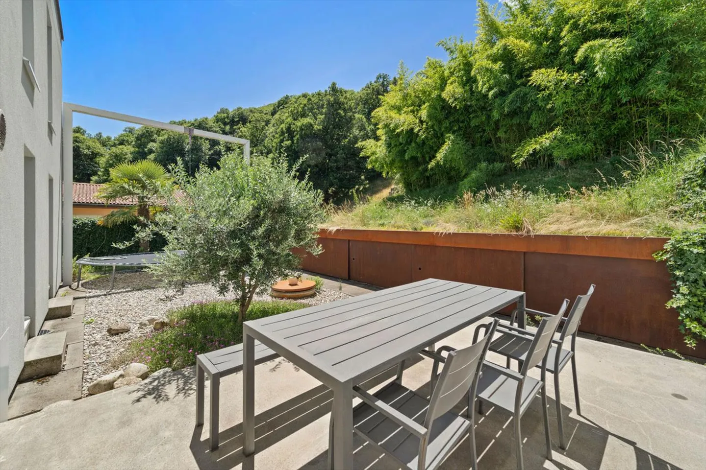 Arosio - moderne Villa im Grünen - Foto 12 von 13