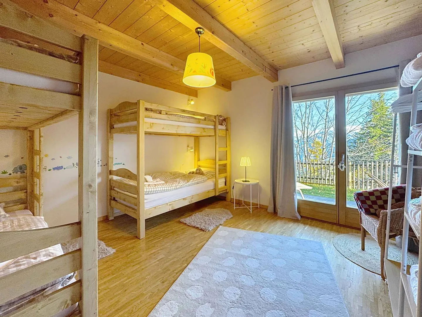 A spacious and cozy chalet in the heart of Anzère - Photo 10 of 13