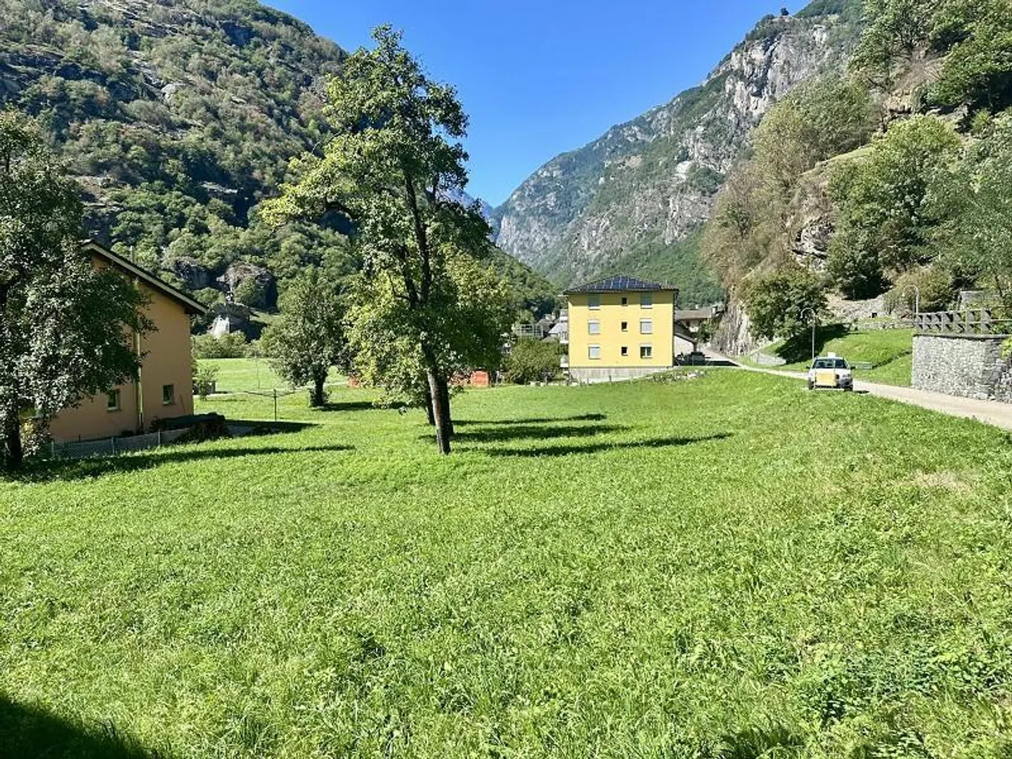 Terrain à bâtir R3 avec belle vue - Photo 1 sur 7