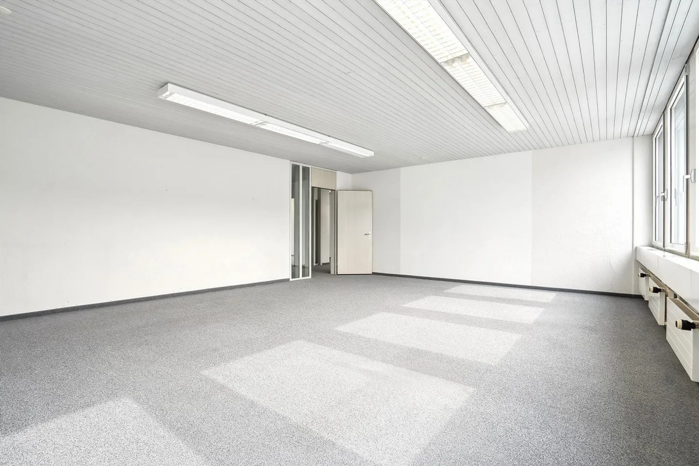 Ampio spazio per la tua visione Ufficio/Spazio commerciale vicino all'aeroporto di Zurigo - Foto 7 di 11