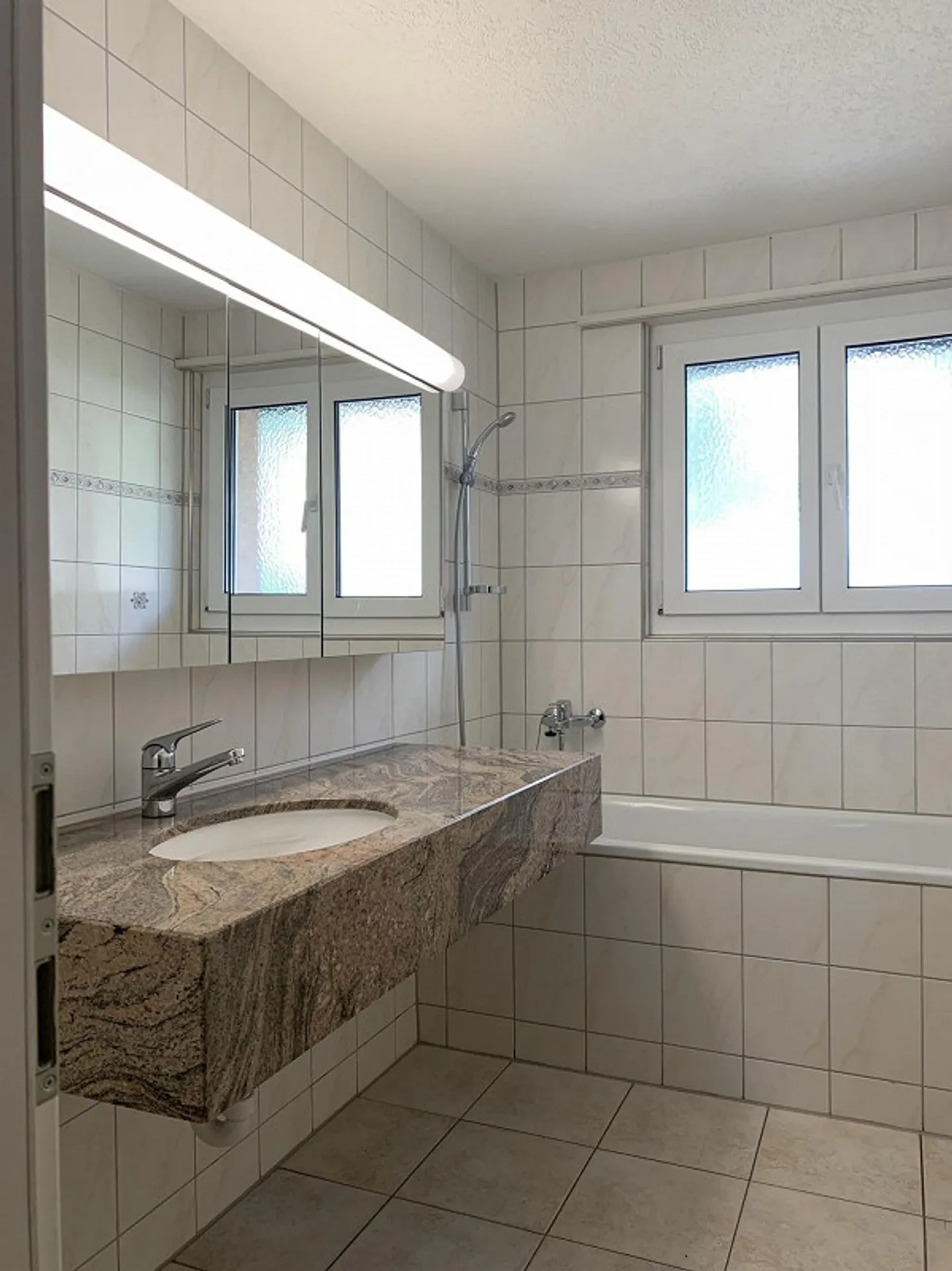 Besonnte 4.5 Zimmer-Wohnung - Foto 6 von 11