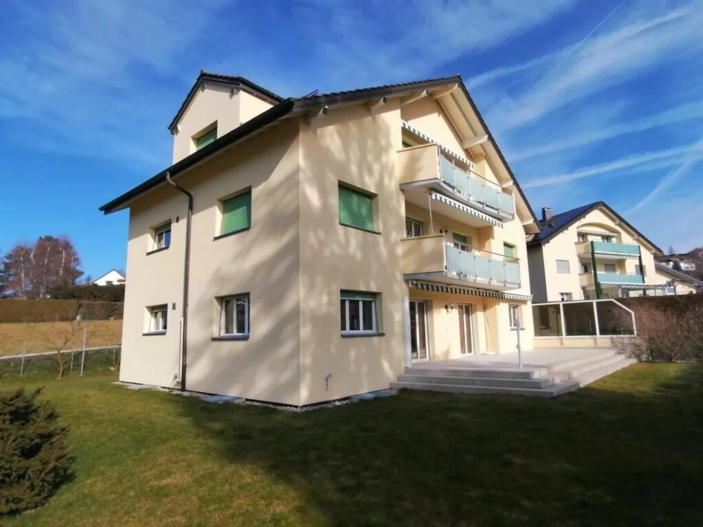 Appartamento di 4,5 stanze in un angolo di verde - Foto 1 di 12