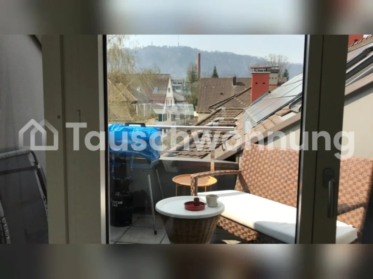 Appartement sous les toits lumineux de 3 pièces avec terrasse - Photo 3 sur 16