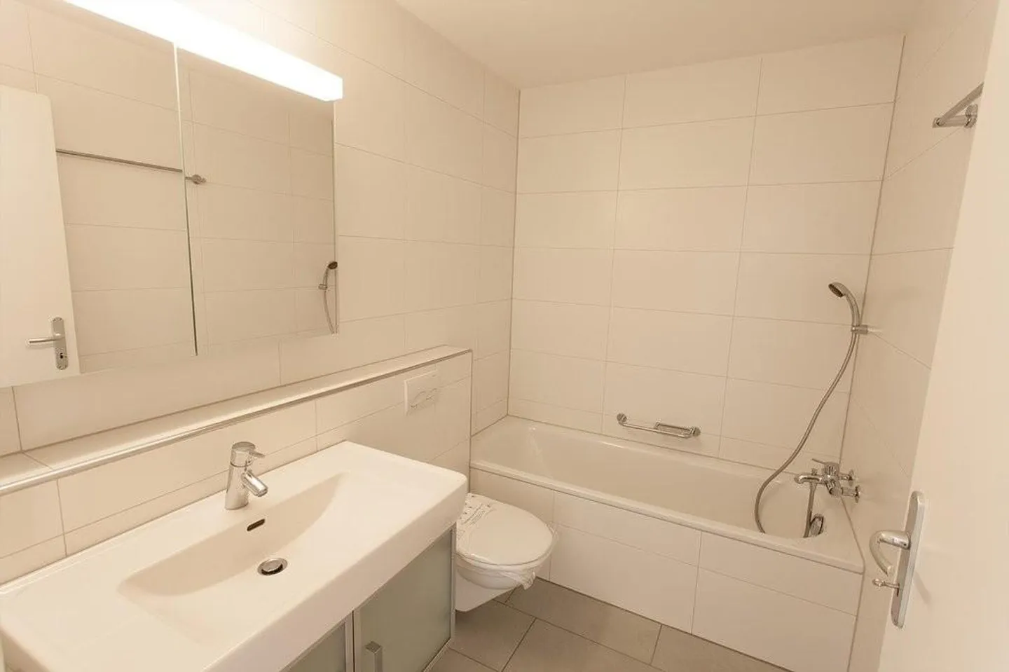 Sogno di Vita Moderna in una Posizione Tranquilla - Foto 3 di 7