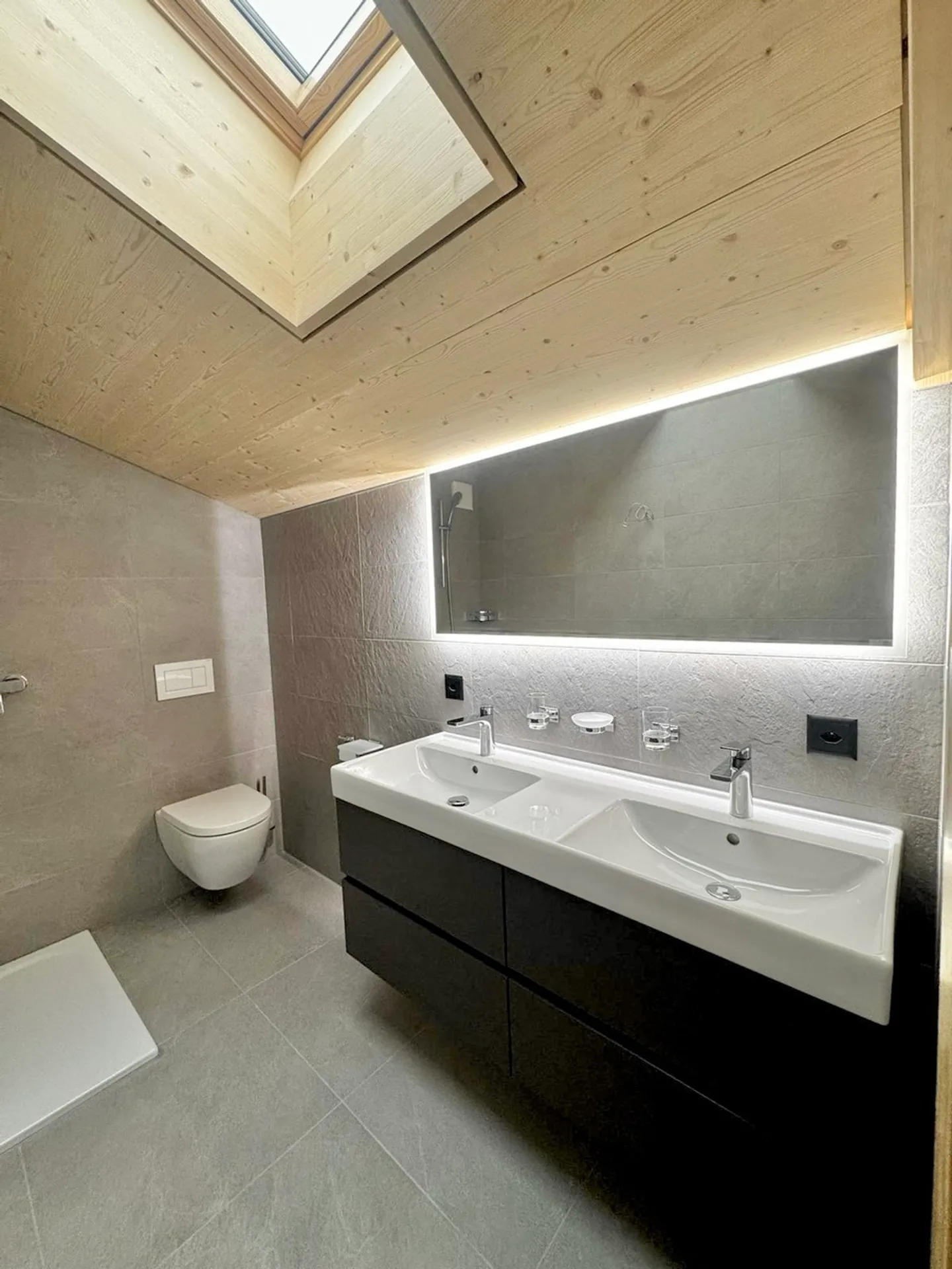 Ökologisches Chalet mit Panoramablick - Foto 8 von 24