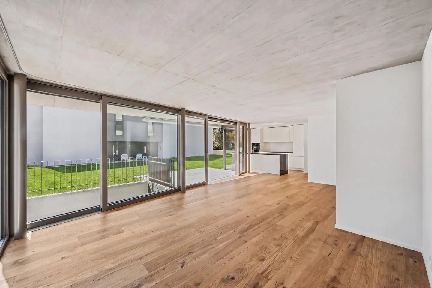 Exclusive Living with Garden and Rooftop Terrace - Photo 2 of 13
