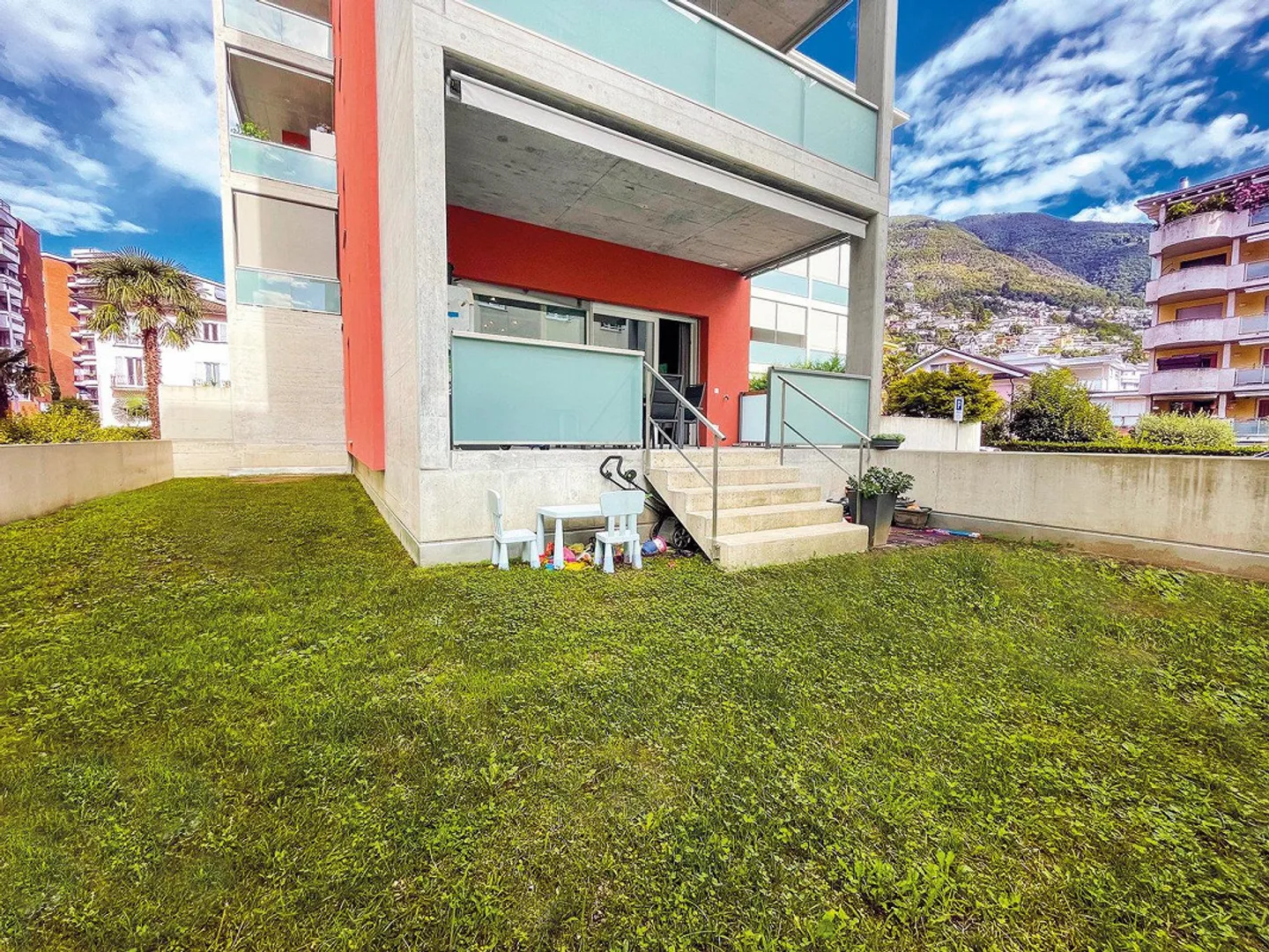 Große 4.5-Zimmer-Wohnung mit Terrasse und privatem Garten - Foto 4 von 13