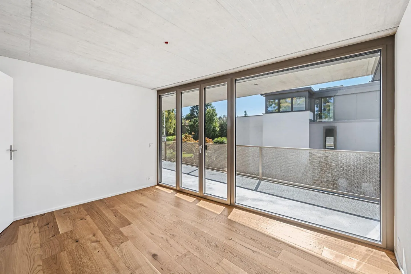Exclusive Living with Garden and Rooftop Terrace - Photo 4 of 13
