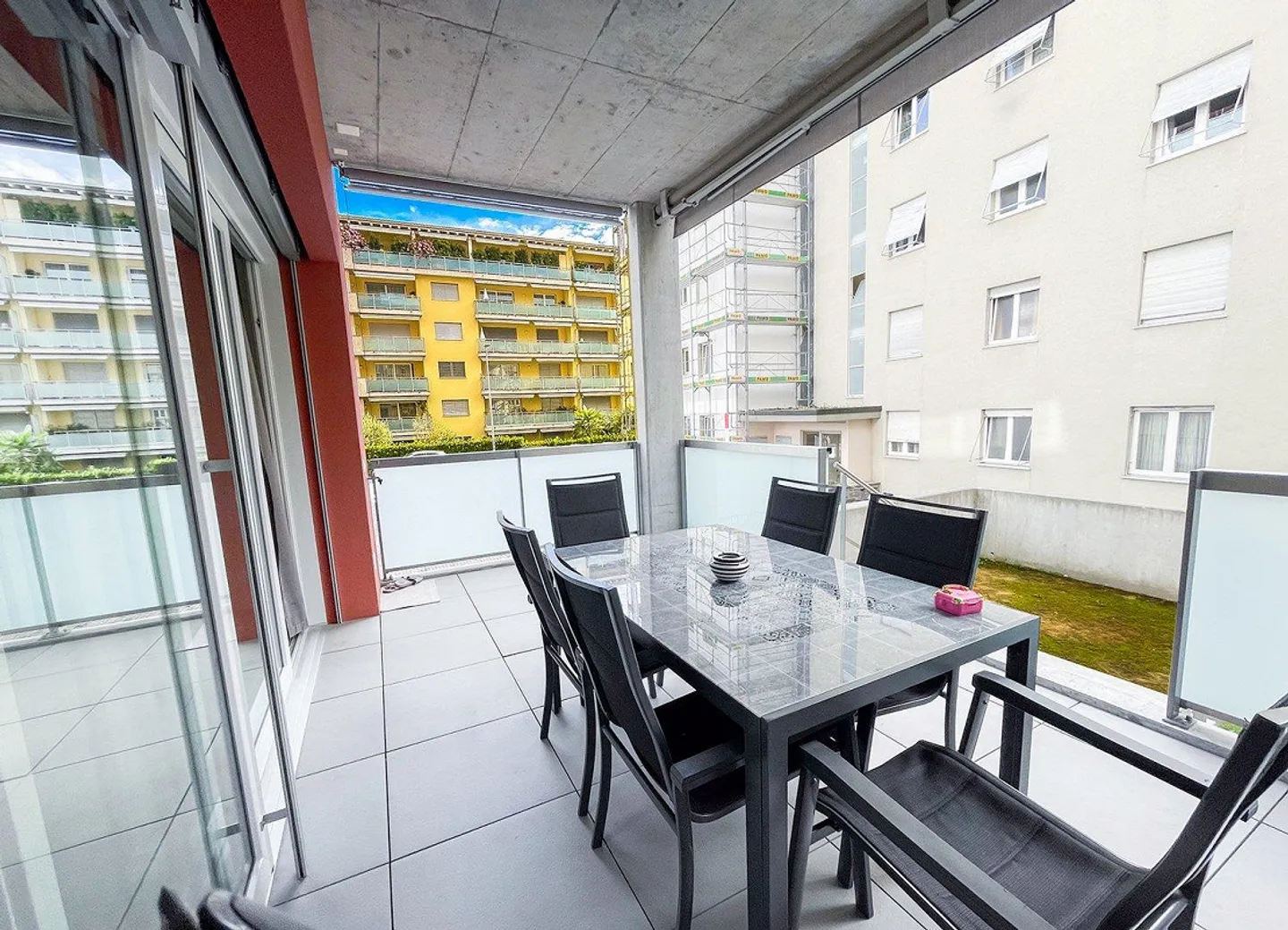 Große 4.5-Zimmer-Wohnung mit Terrasse und privatem Garten - Foto 5 von 13