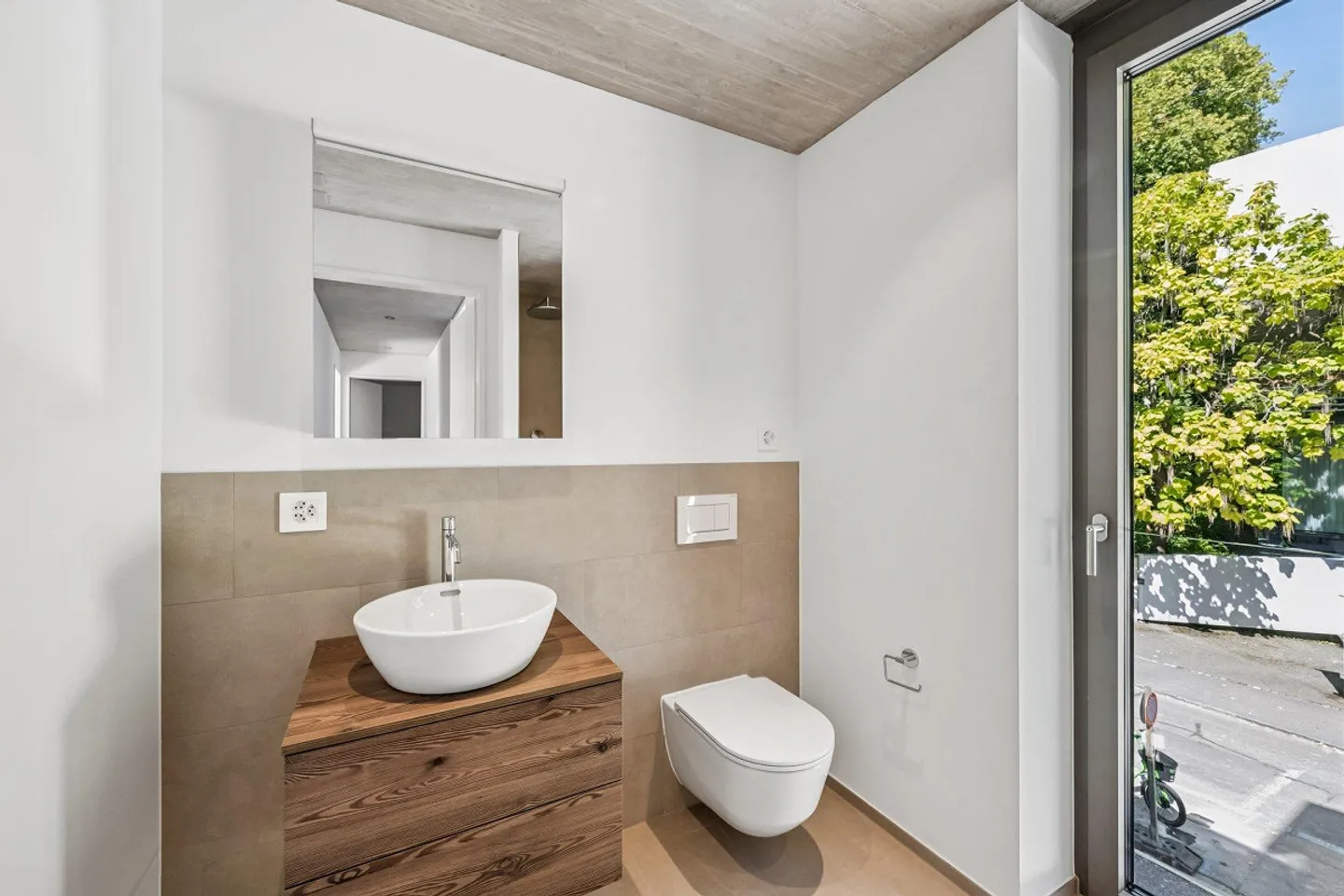 Exclusive Living with Garden and Rooftop Terrace - Photo 7 of 13