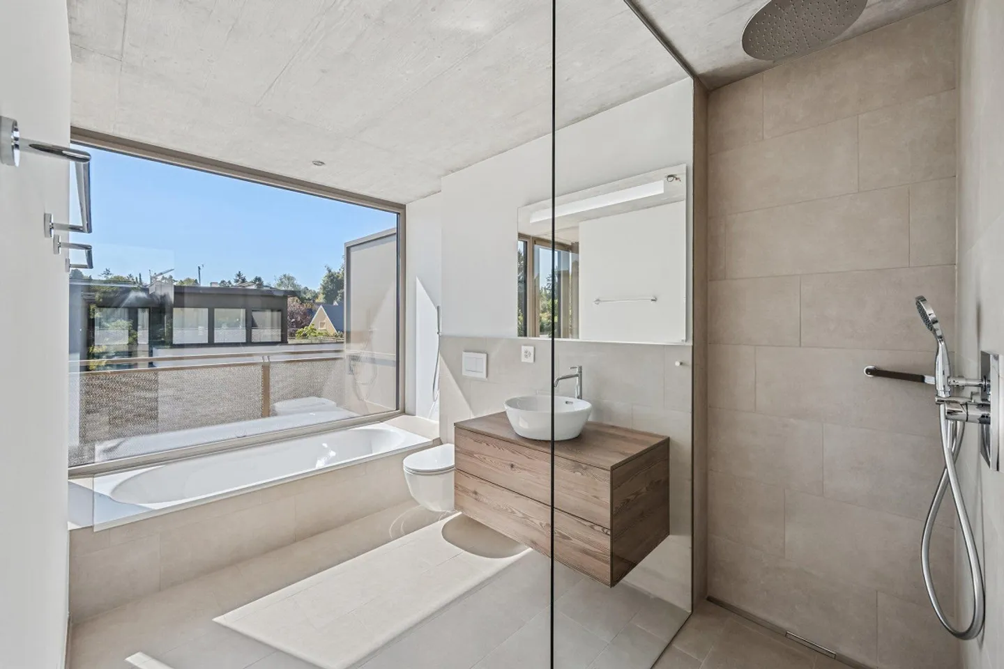 Exclusive Living with Garden and Rooftop Terrace - Photo 10 of 13