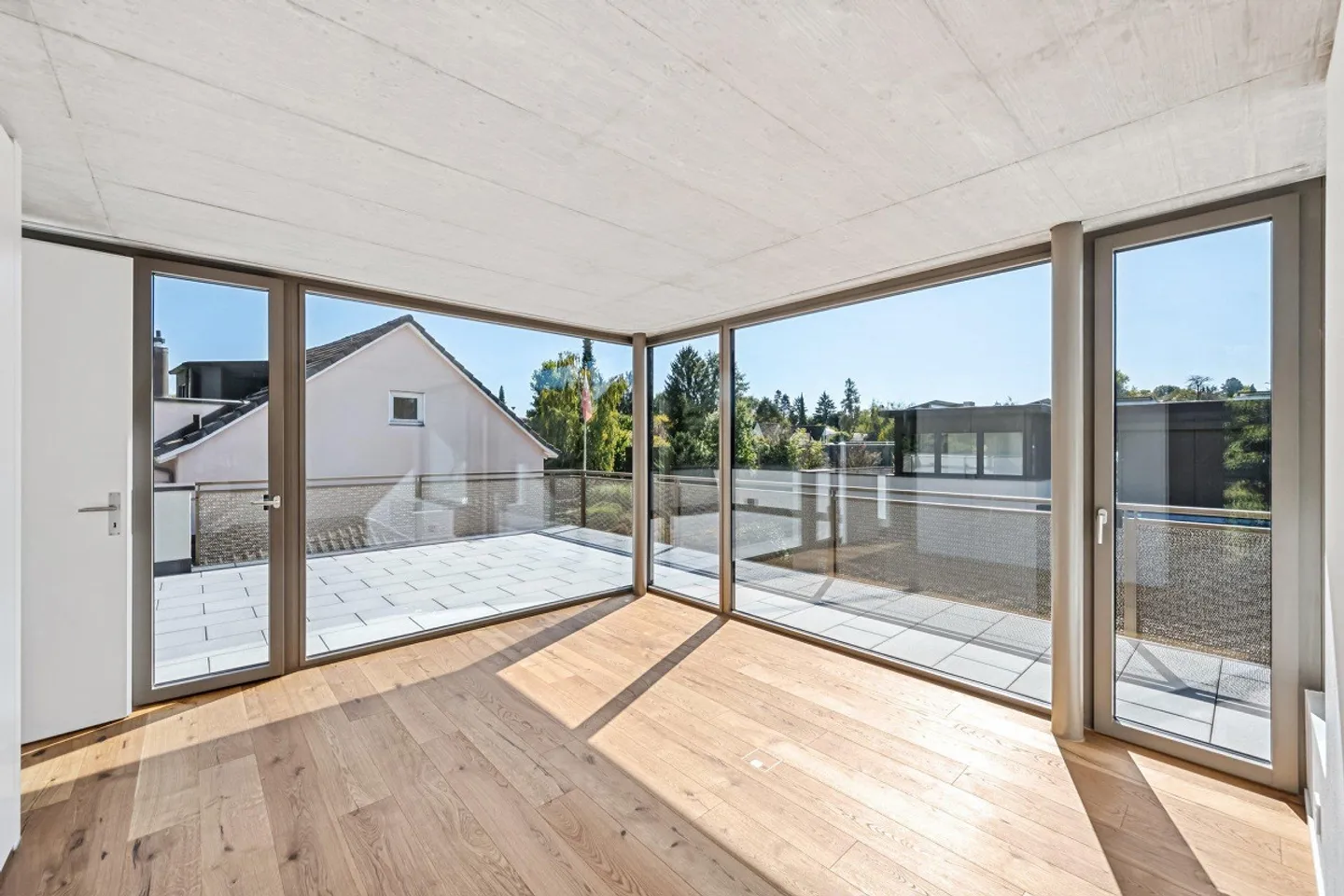 Exclusive Living with Garden and Rooftop Terrace - Photo 11 of 13