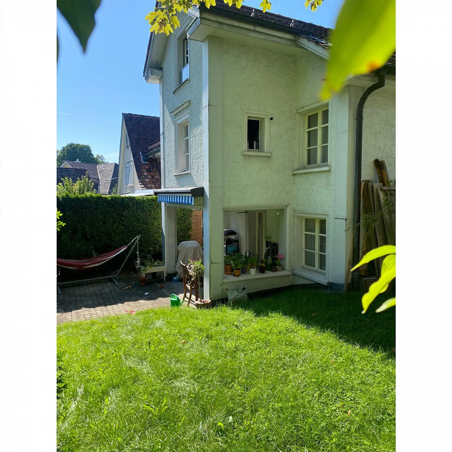 Maison d'angle de 5 pièces au cœur de la ville avec jardin verdoyant - Photo 8 sur 25