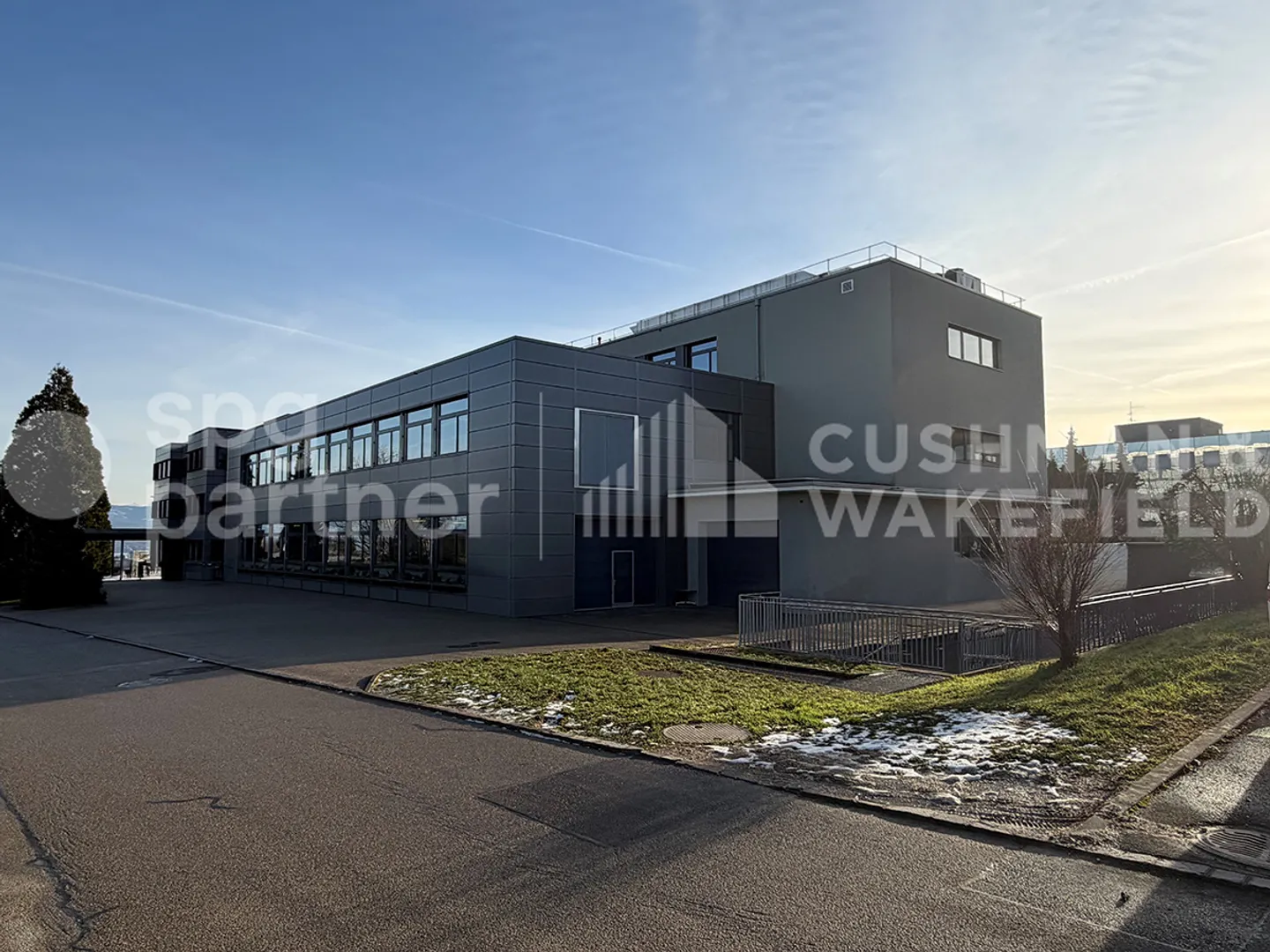 Espace industriel spacieux - Photo 3 sur 13
