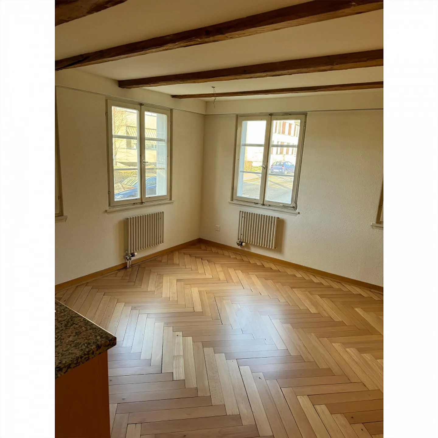 Maison d'angle de 5 pièces au cœur de la ville avec jardin verdoyant - Photo 11 sur 25