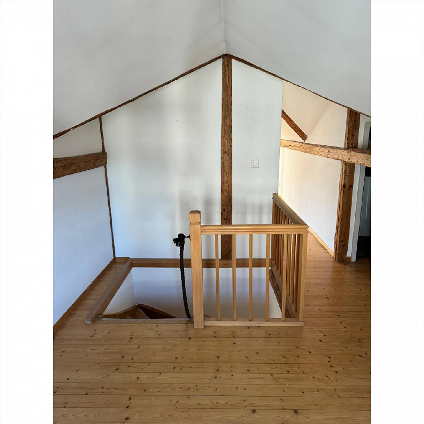 Maison d'angle de 5 pièces au cœur de la ville avec jardin verdoyant - Photo 15 sur 25